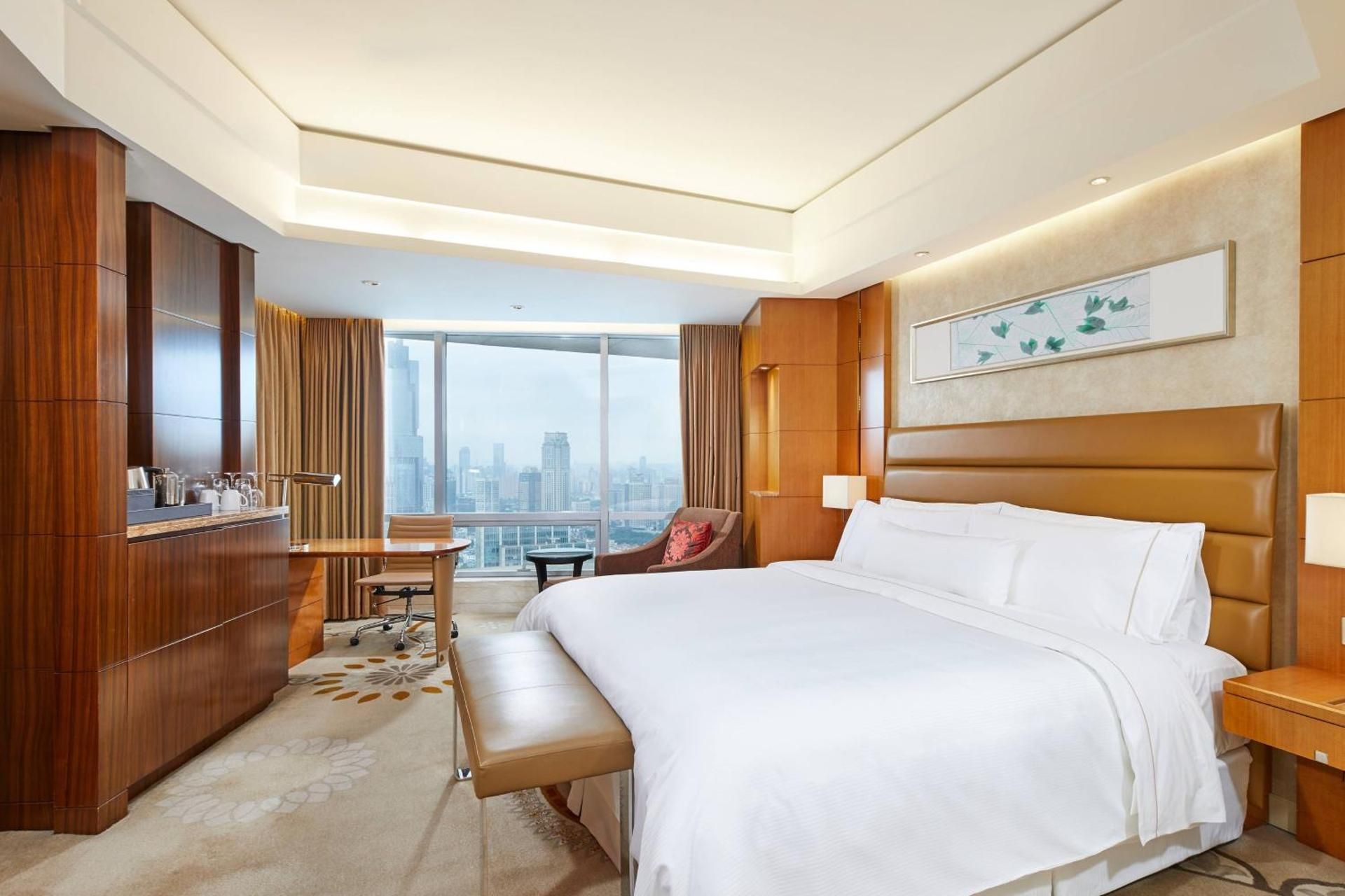 Deluxe Room, Guest room, 1 King, Skyline view