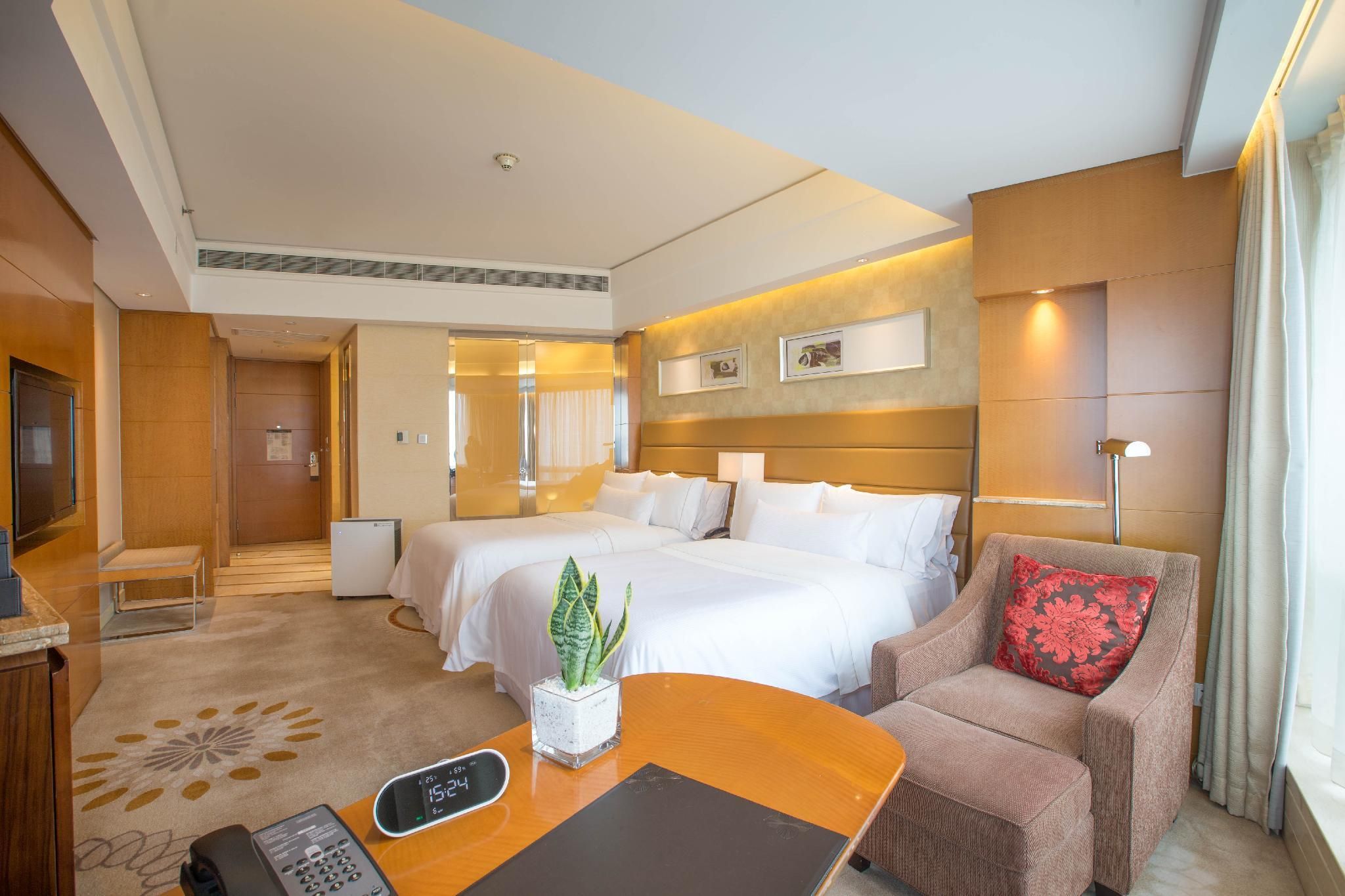 Westin Premier Room, Guest room, 2 Twin, Partial lake view, High floor