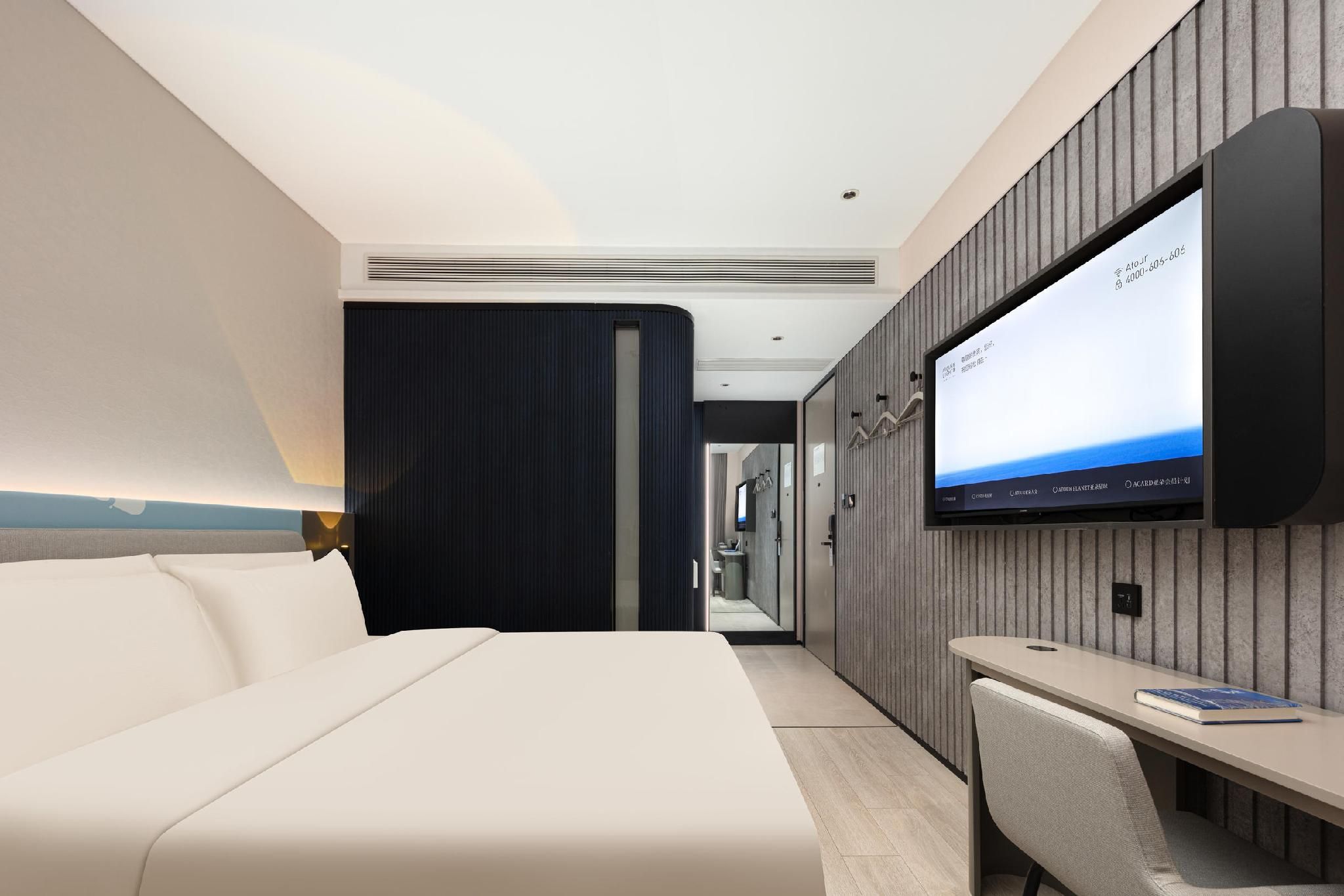 Comfort Queen Room