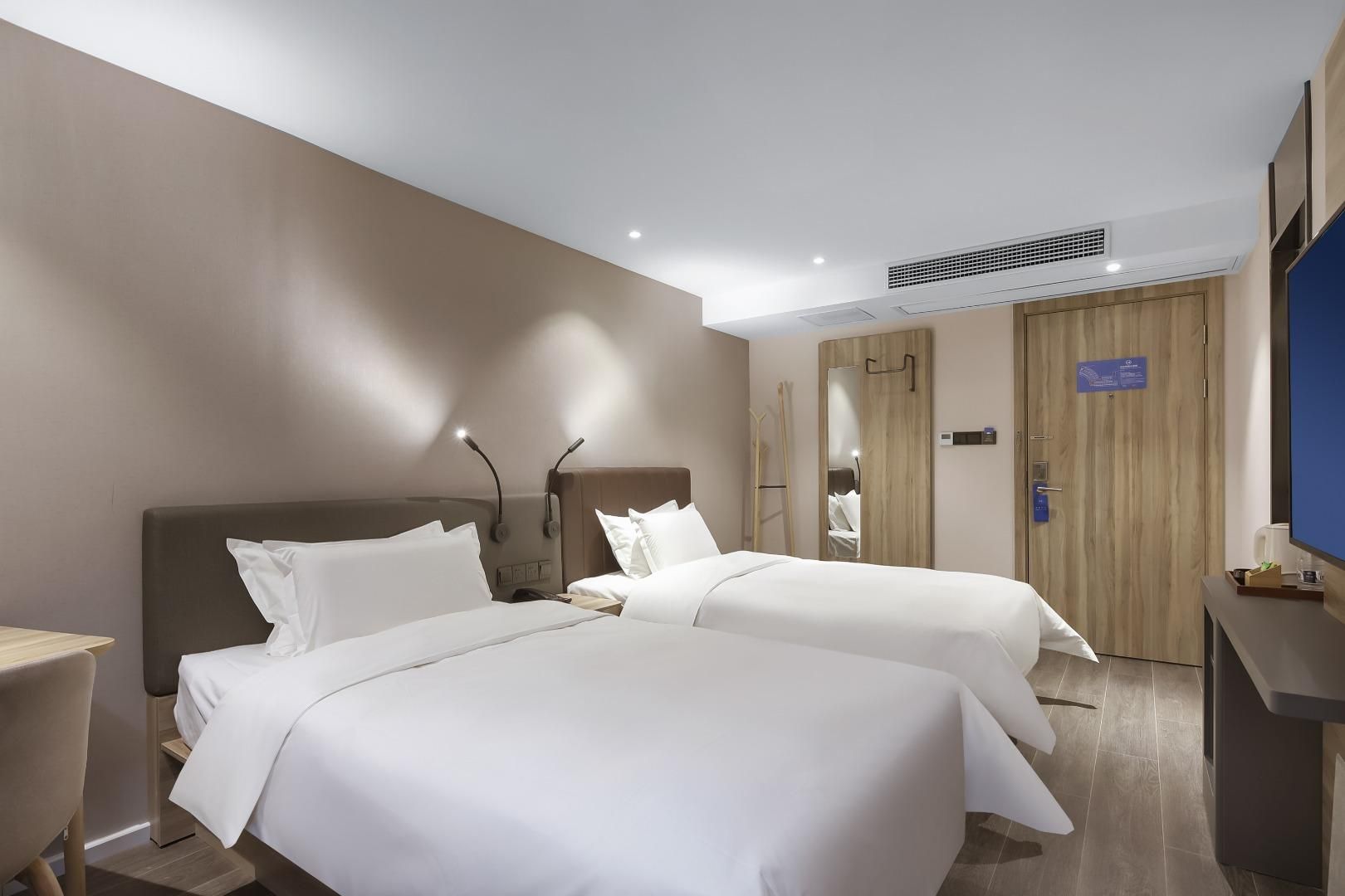 Twin Bed Room