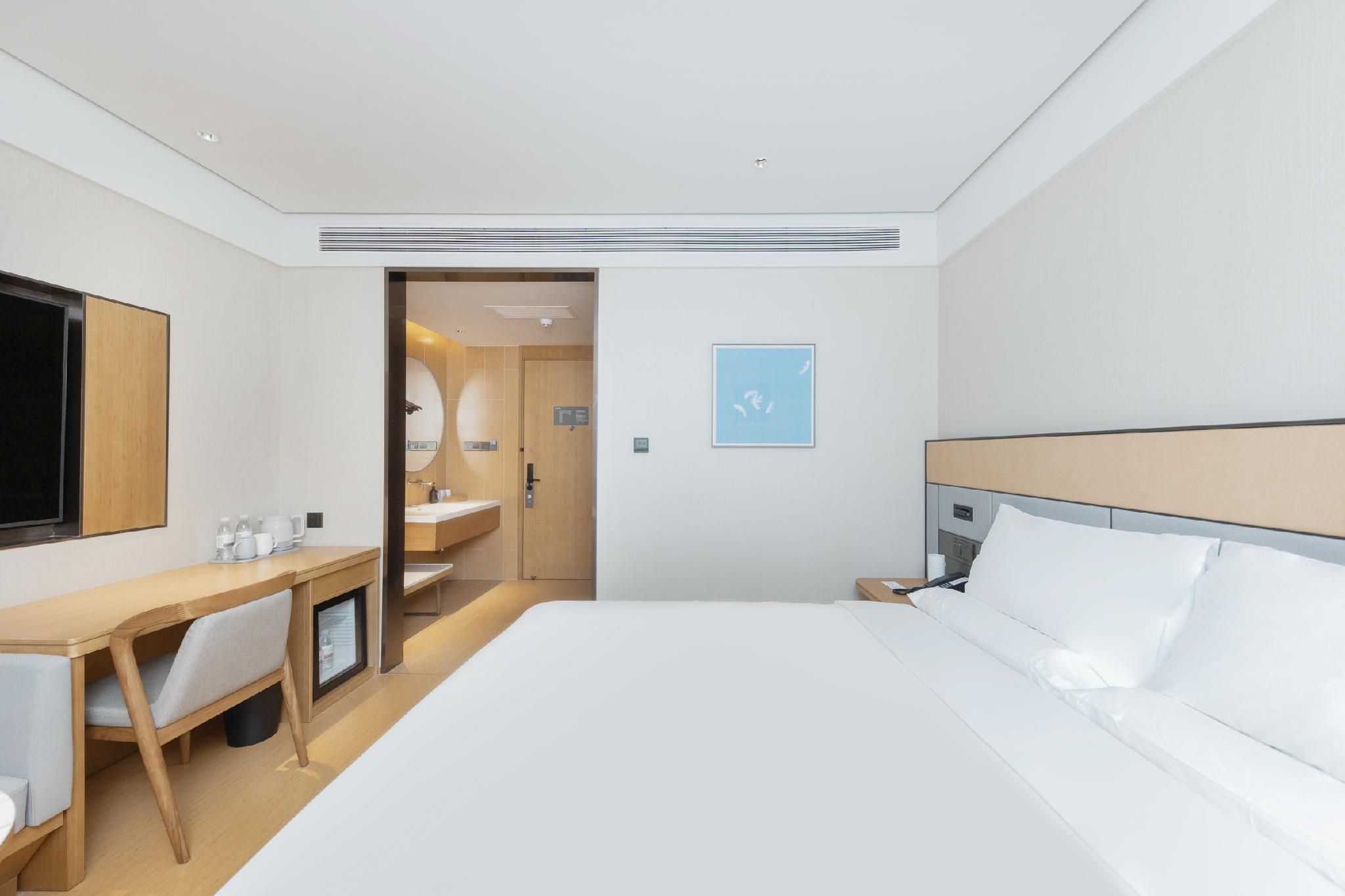 Business Queen Bed Room