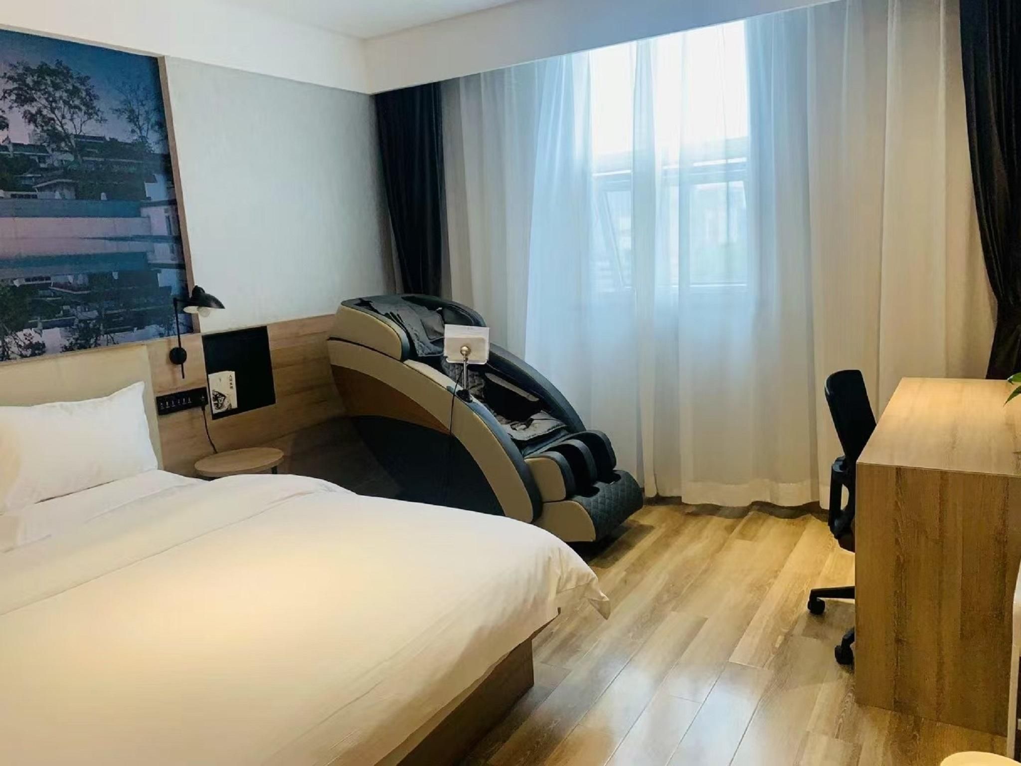 Business Queen Bed Room