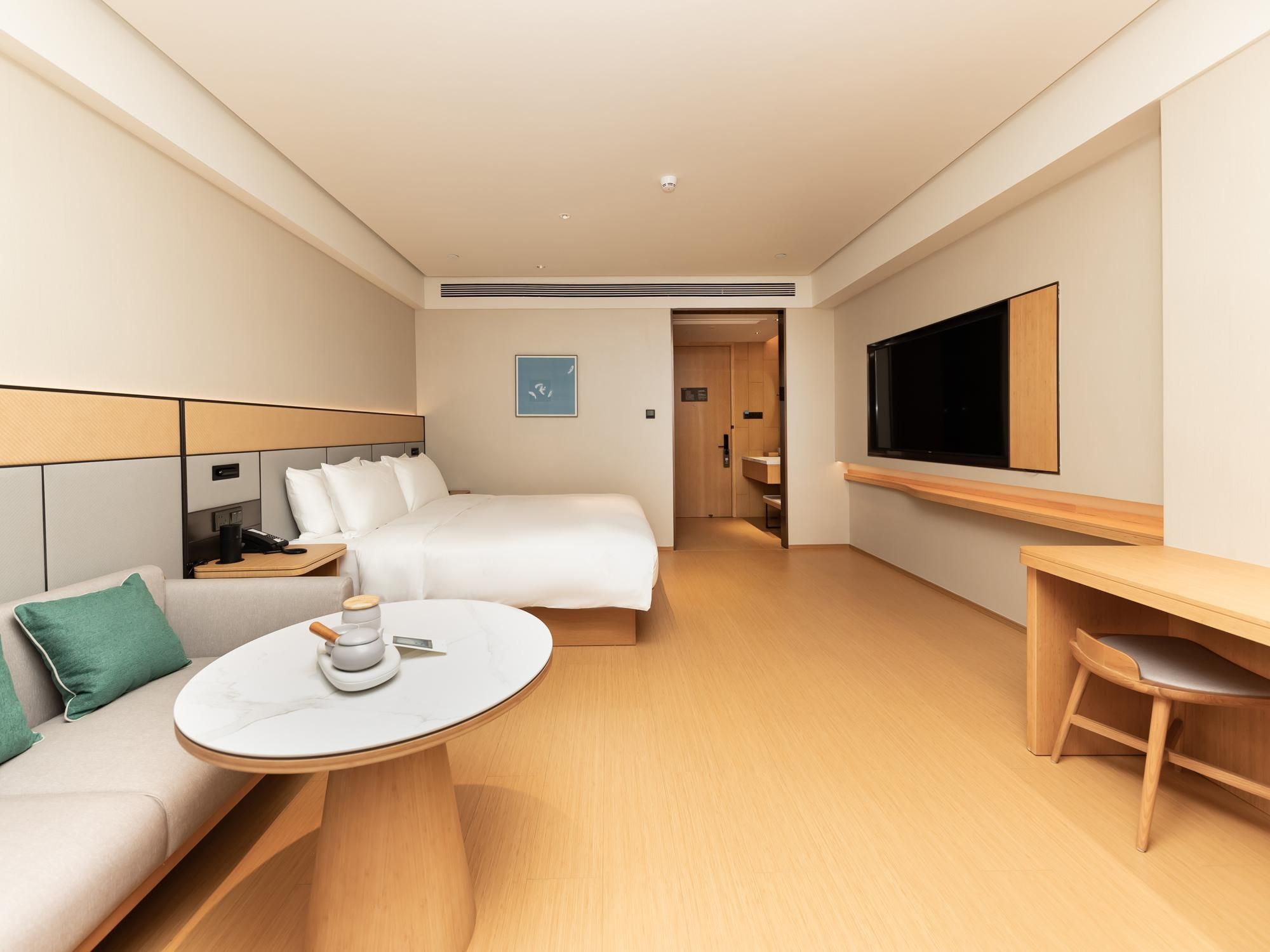 Huazhu - Deluxe Bed Room