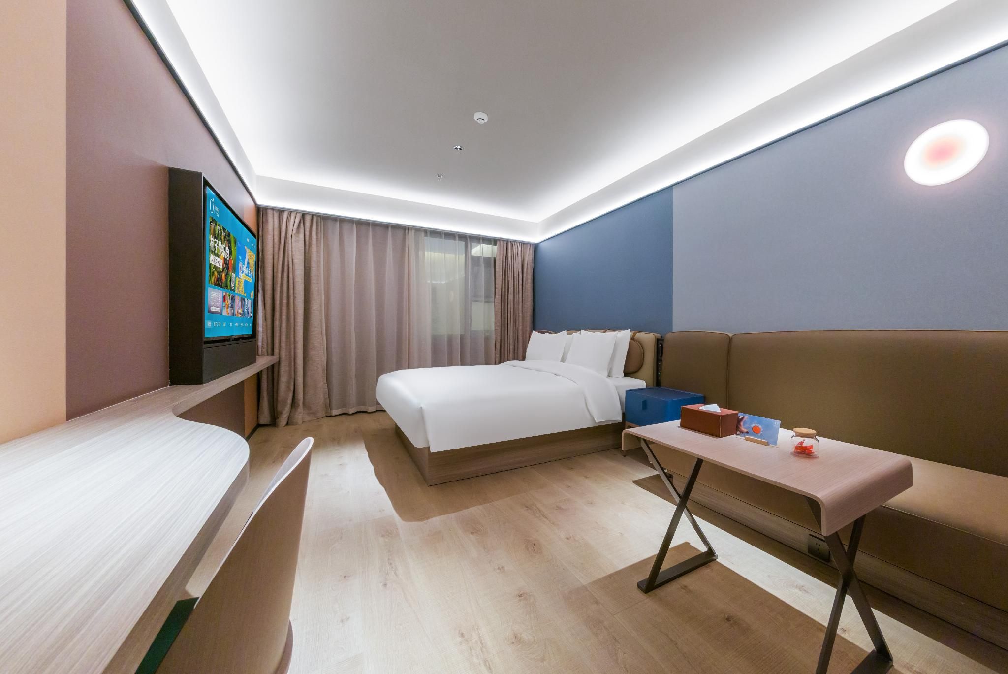 Business Queen Bed Room