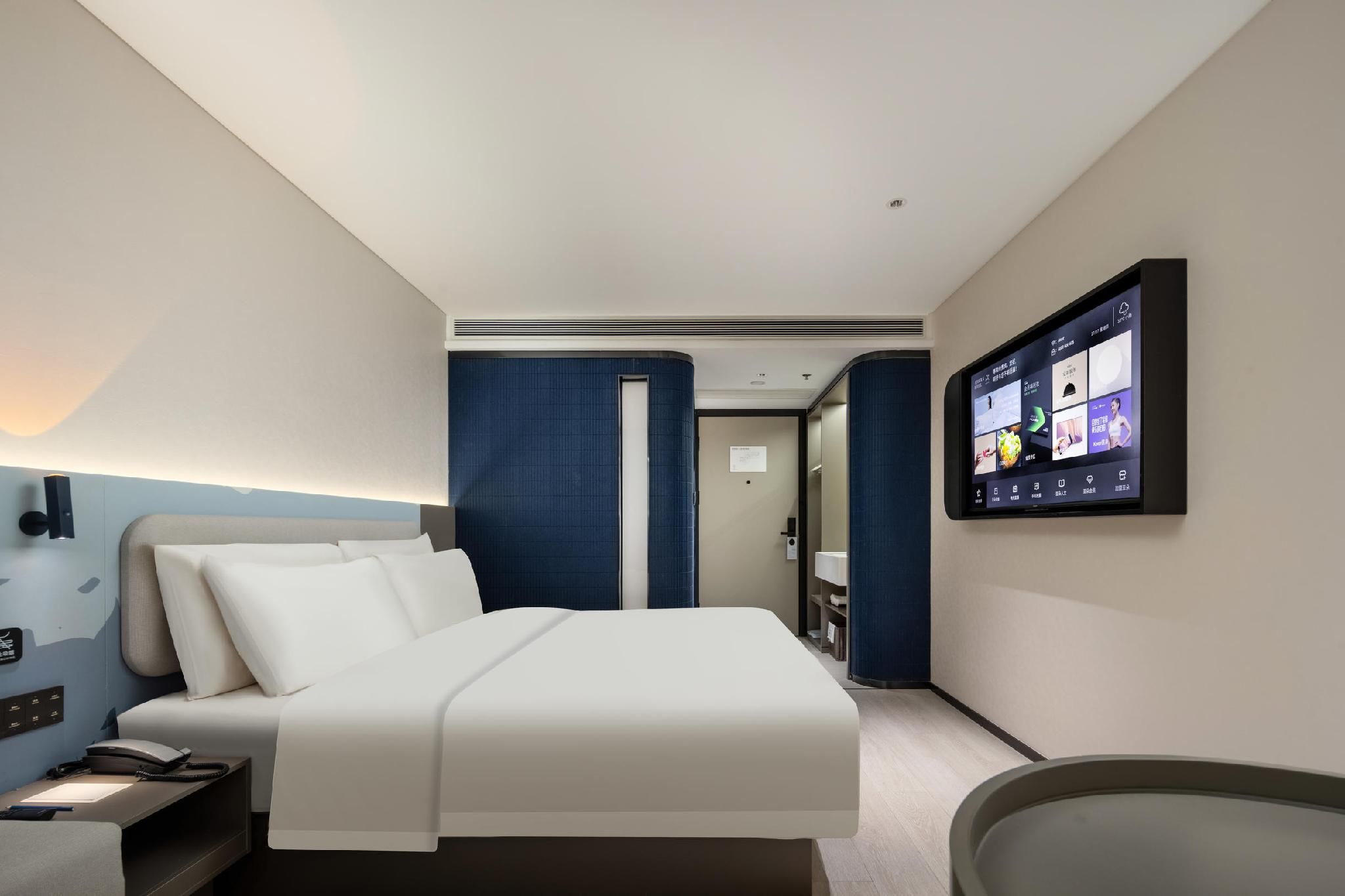 Comfort Queen Room