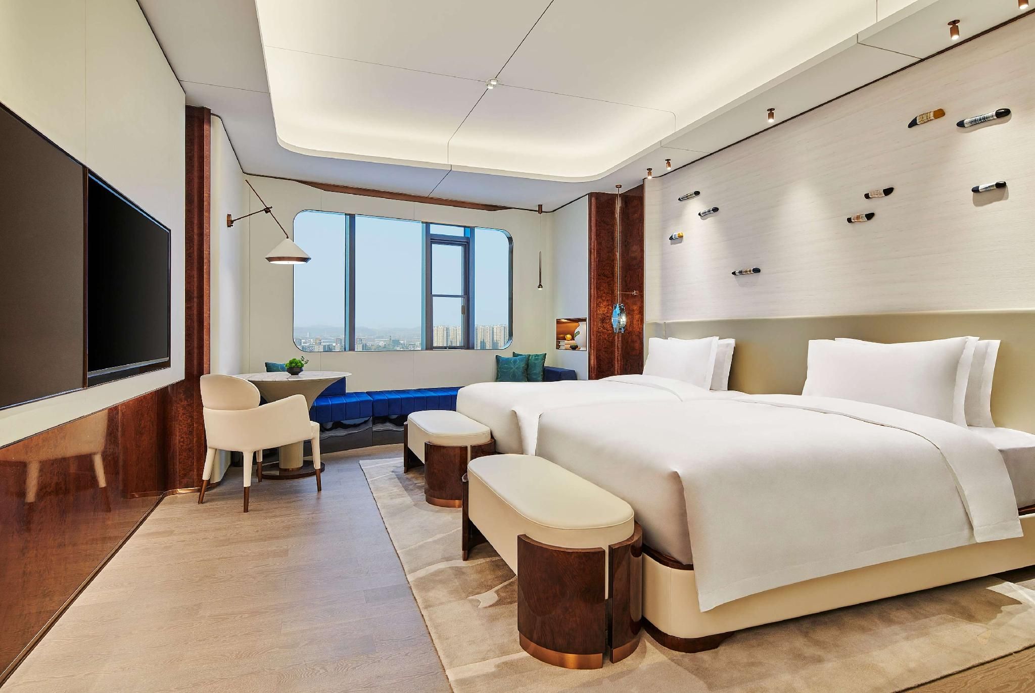 Deluxe Lake View Twin Non-Smoking Room