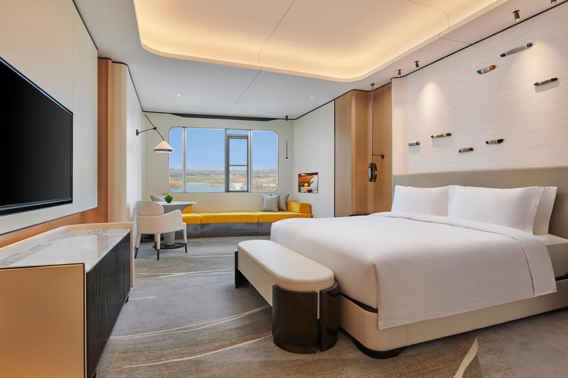 Deluxe Lake View King Non-Smoking Room