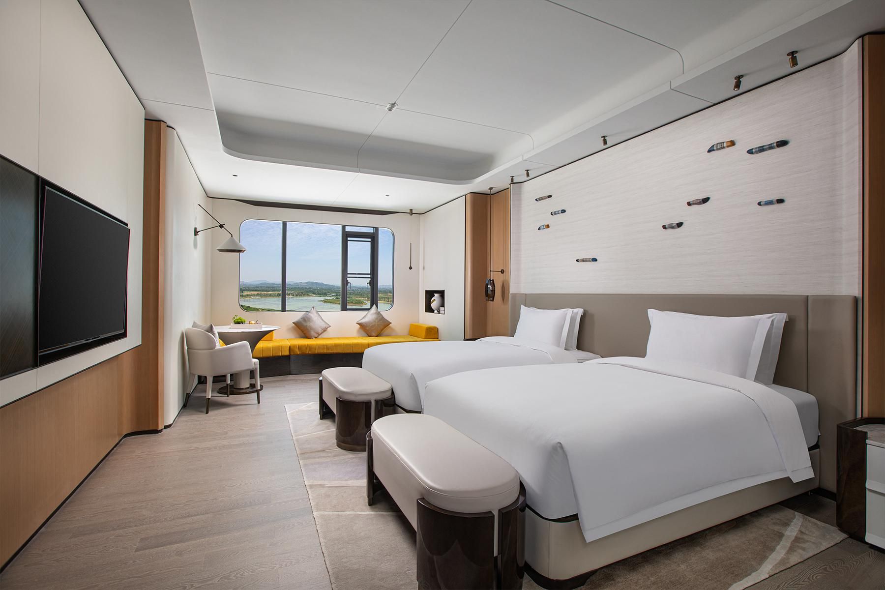 Deluxe Lake View Twin Non-Smoking Room