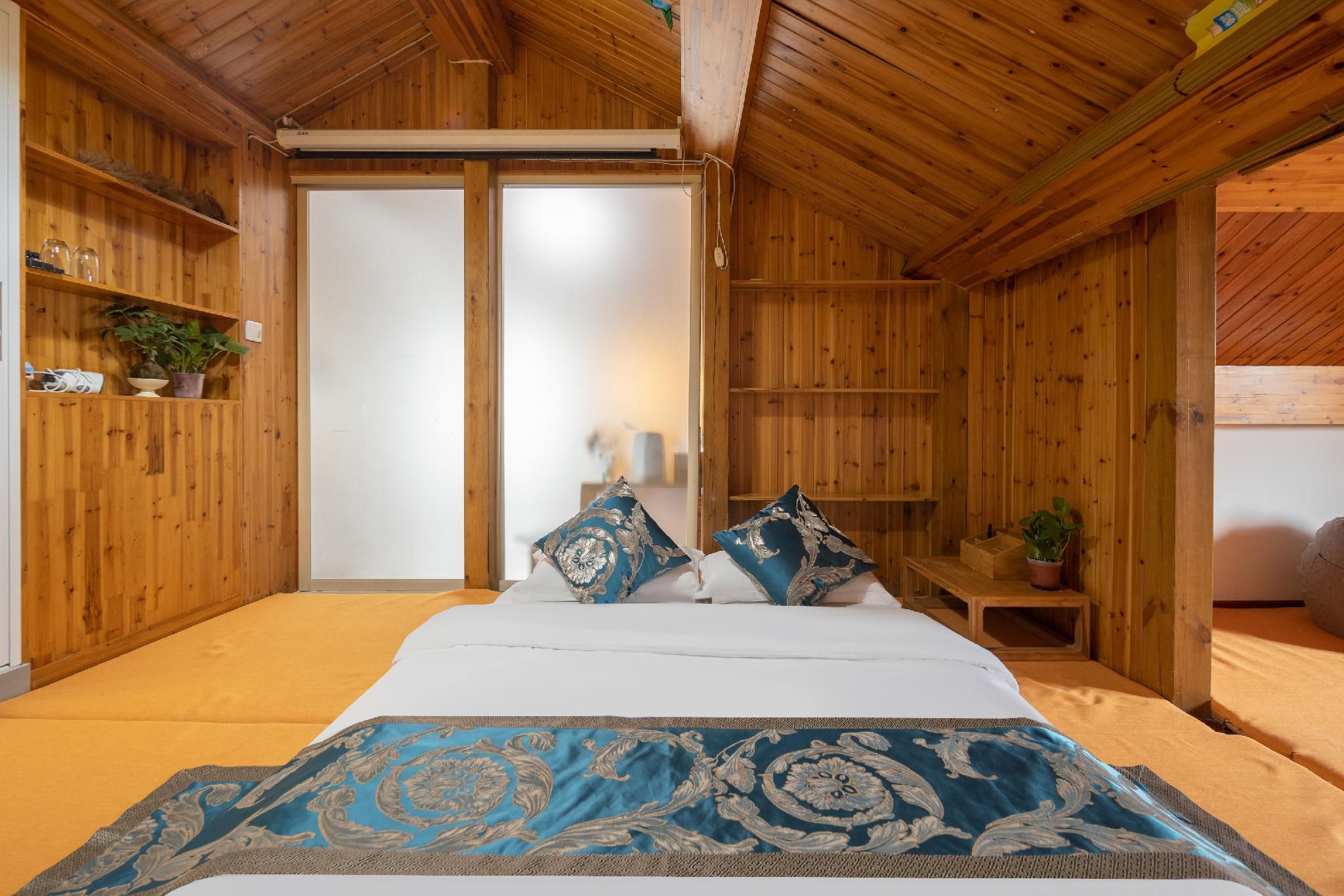 Suite Room