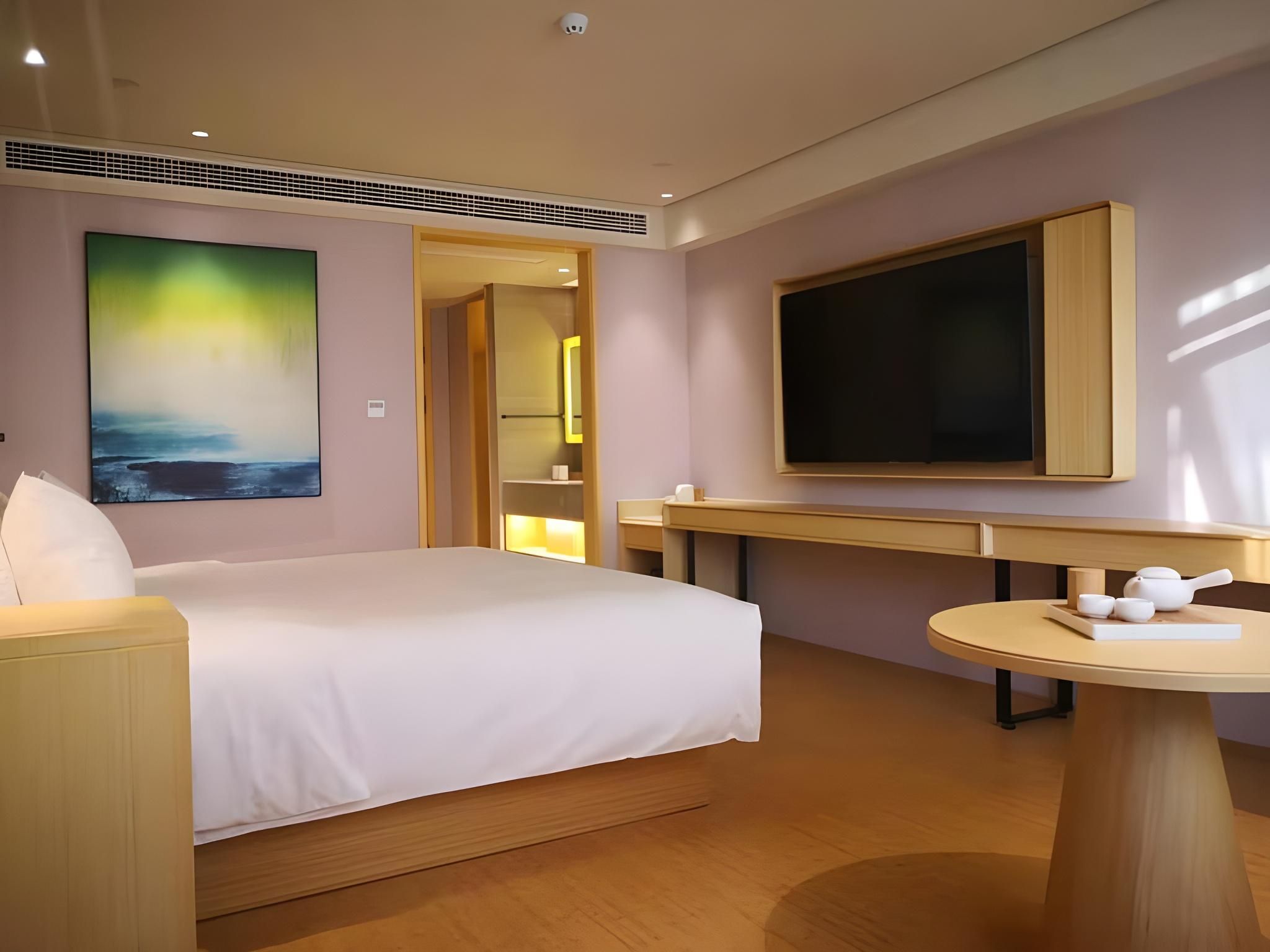 Huazhu - Room With Bed