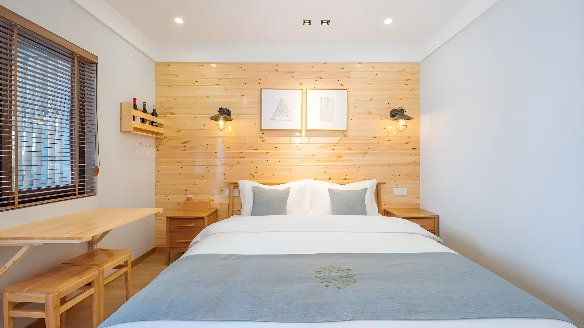 Huazhu - Room With Bed