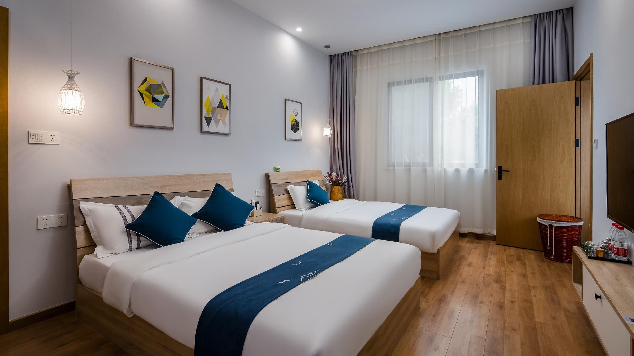 Deluxe Family Room