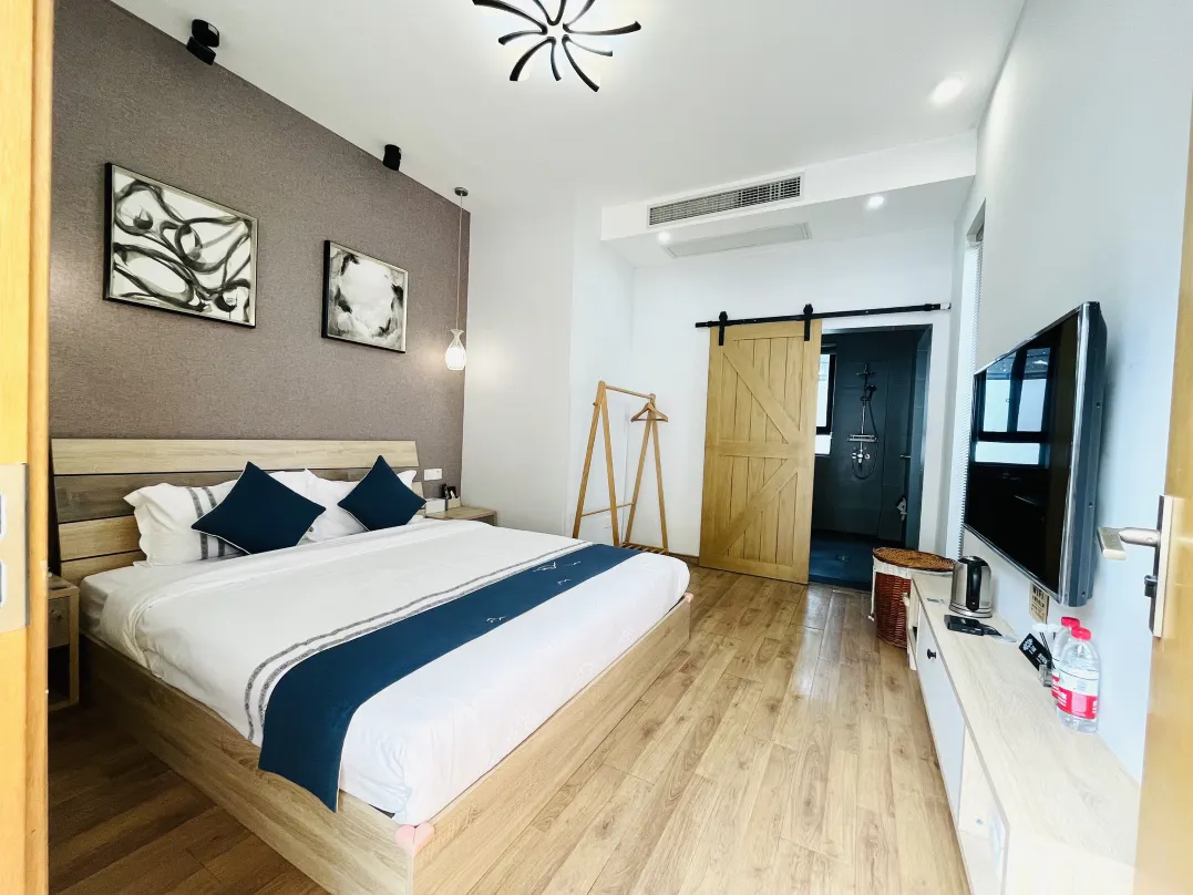 Comfort Queen Room