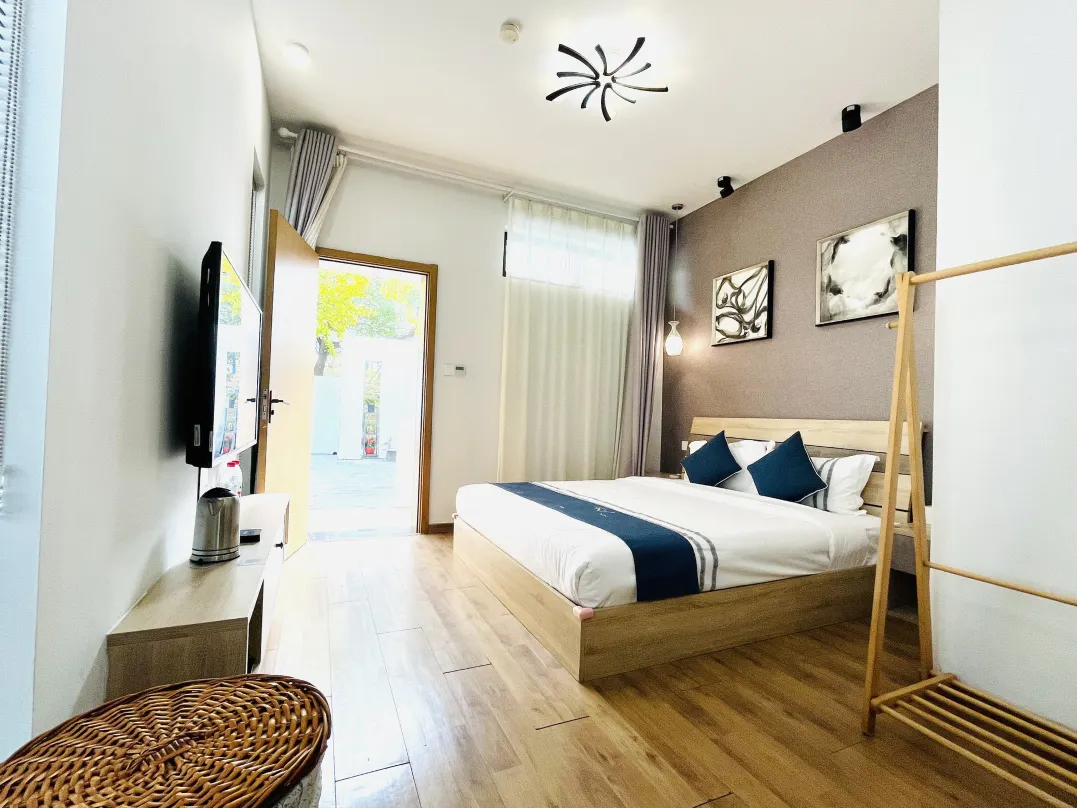 Comfort Queen Room