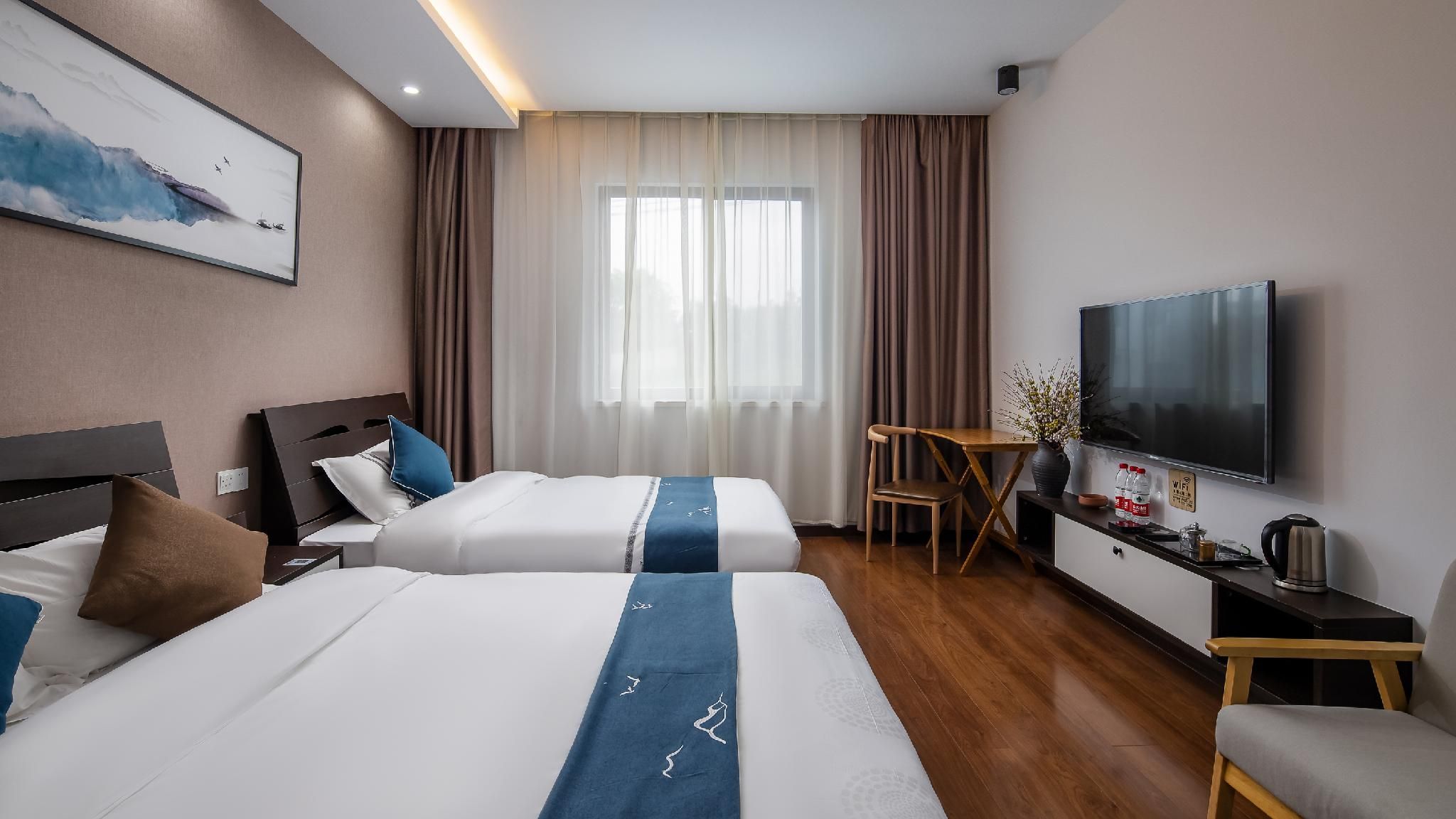 Family Room - 2 Beds
