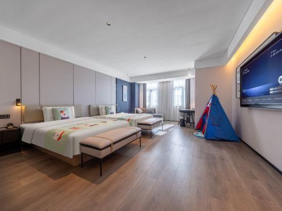 Jimu Family Room