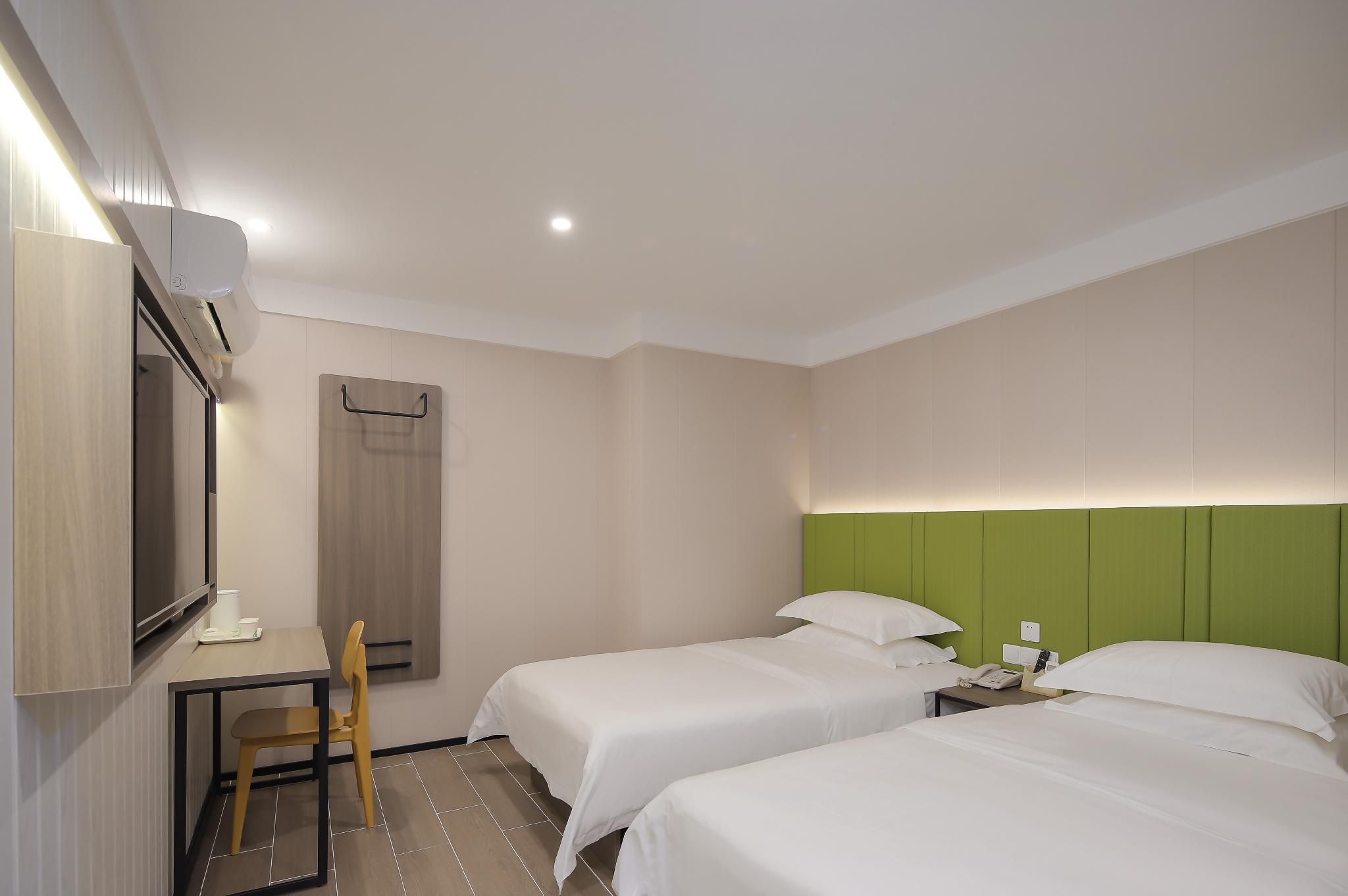 Senior Twin Room-Family