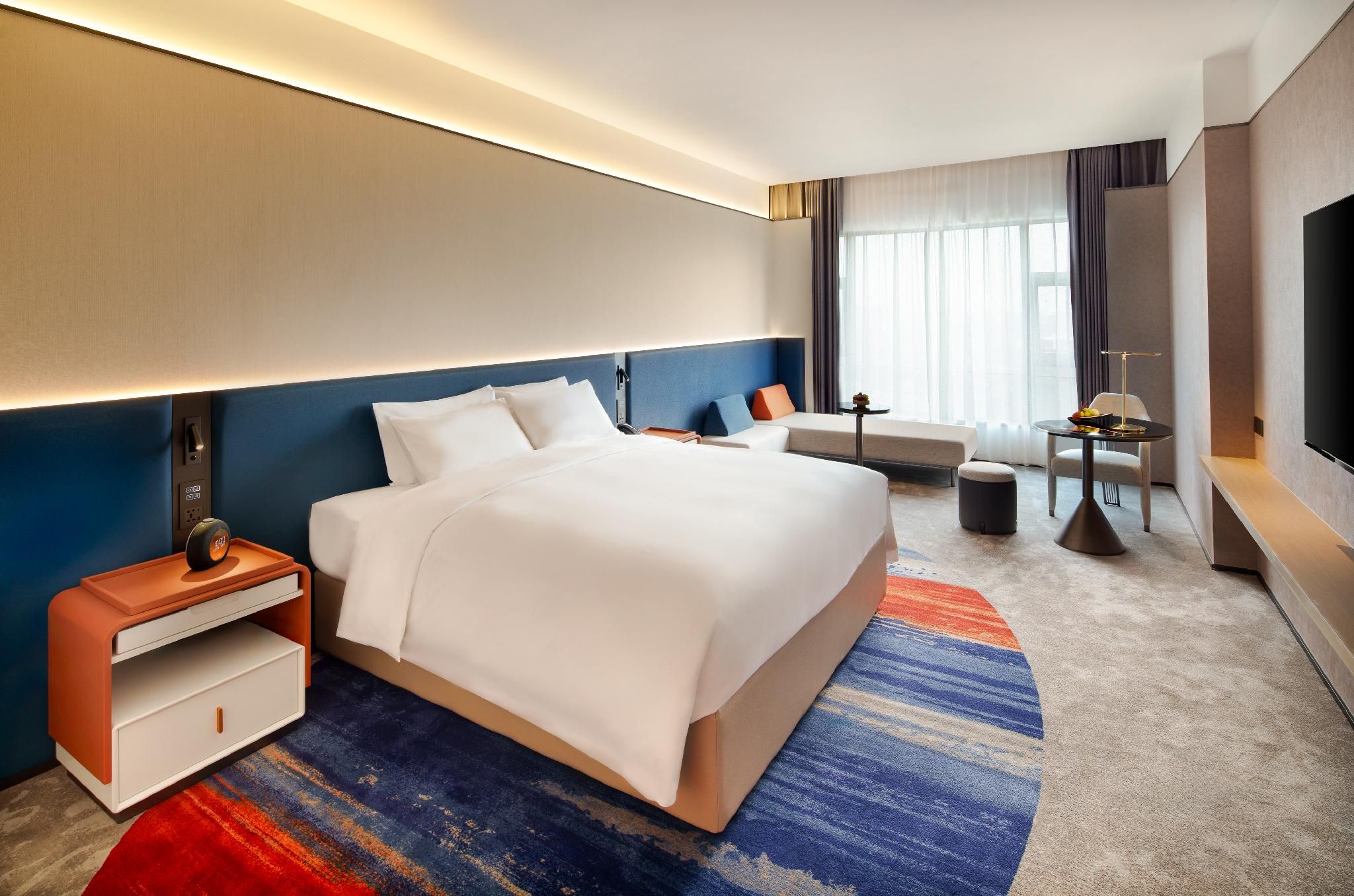 Superior Room, High Floor--1 Double Bed
