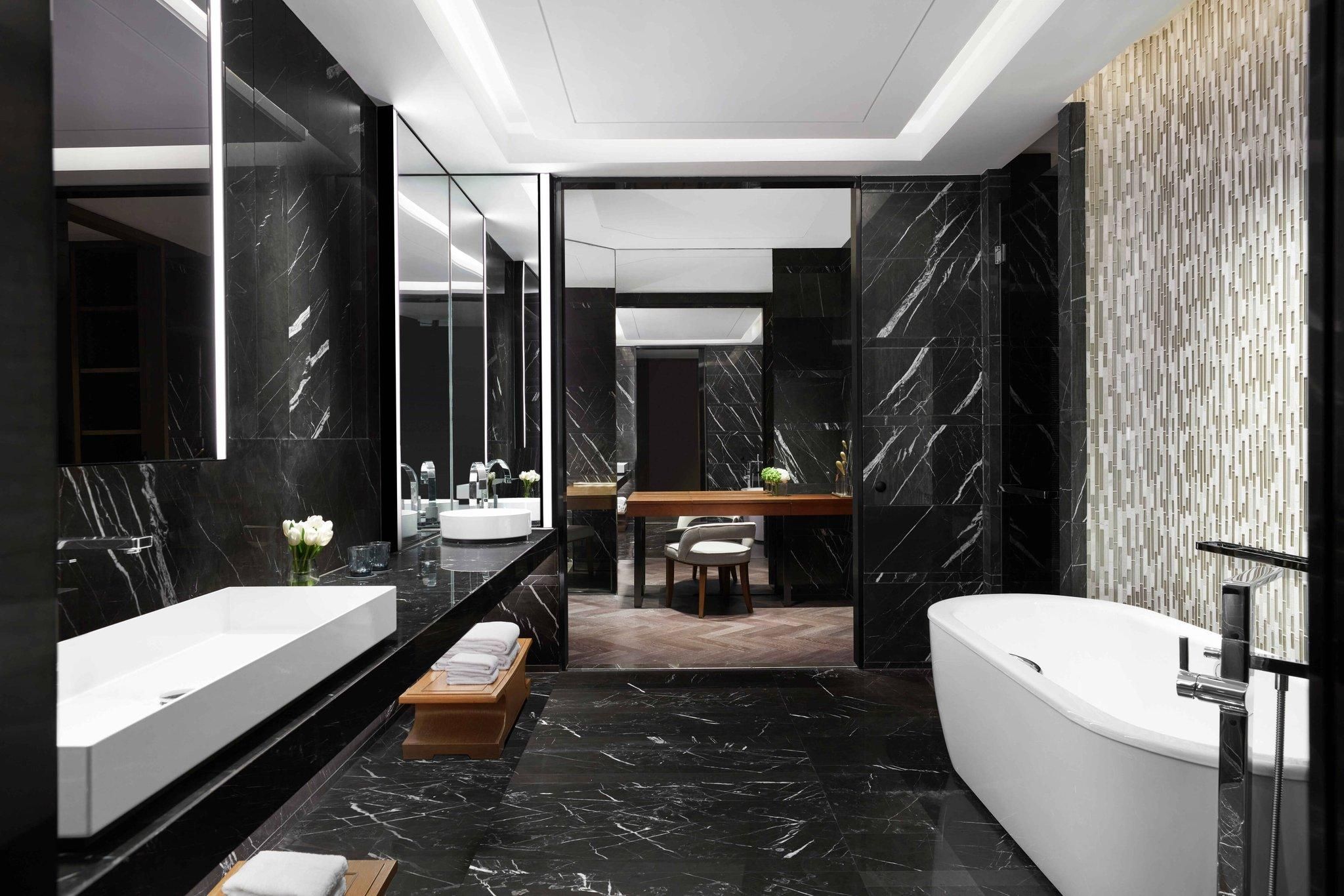 Club lounge access, Presidential Suite, 1 King, Lake view