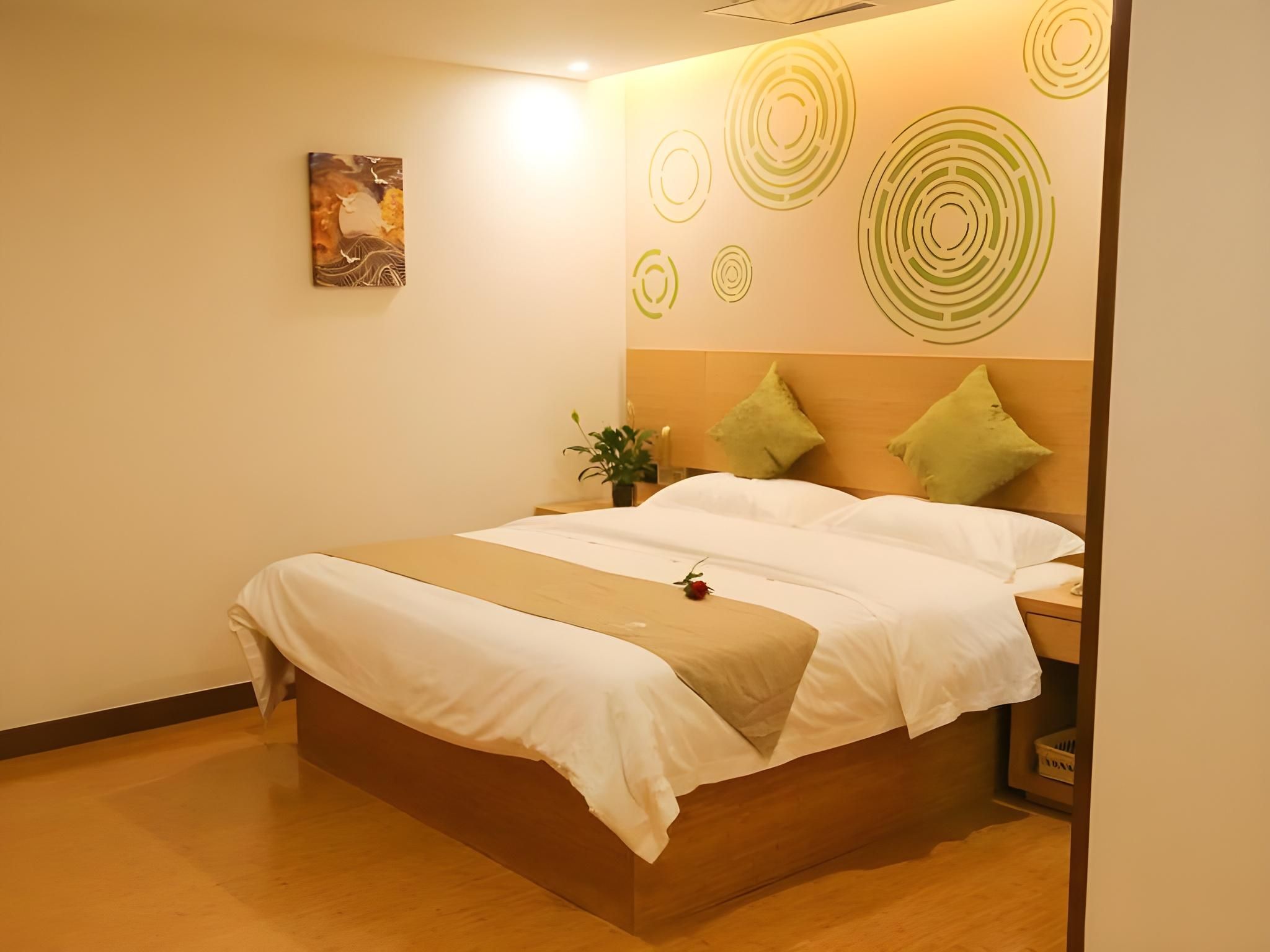 GTI - Superior 1 Bed Room, No window, 1.8M Bed