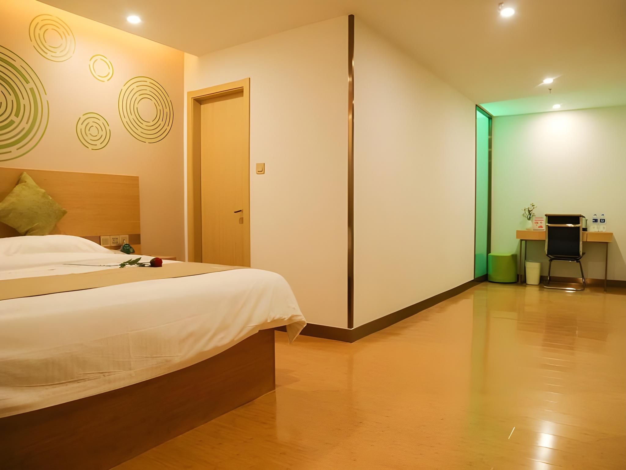GTI - Superior 1 Bed Room, No window, 1.8M Bed