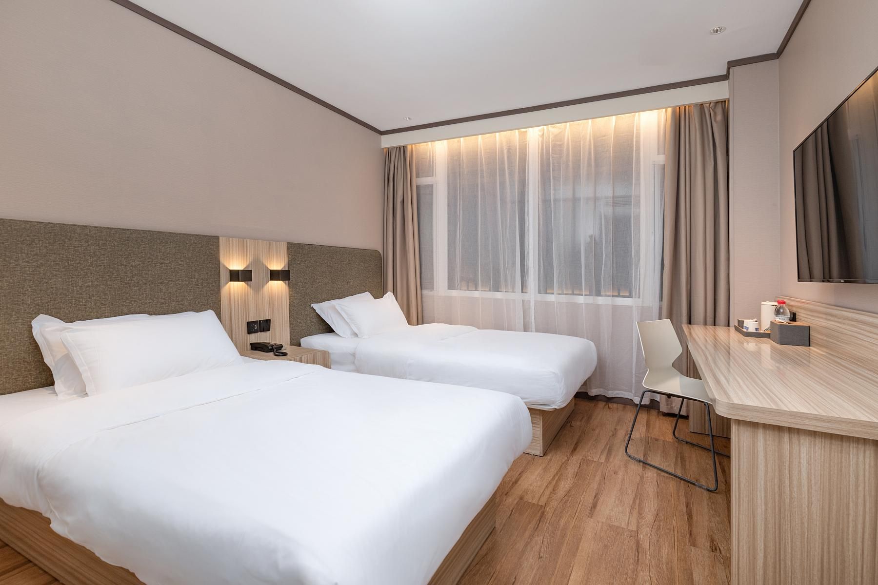 Huazhu - Business Twin Room