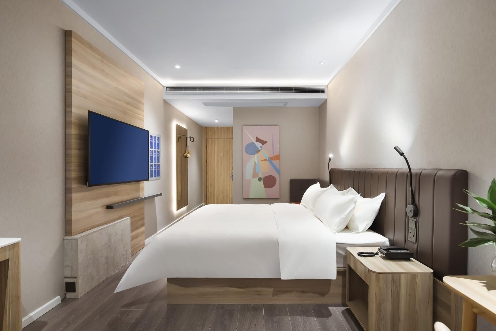 Hotel Queen Room