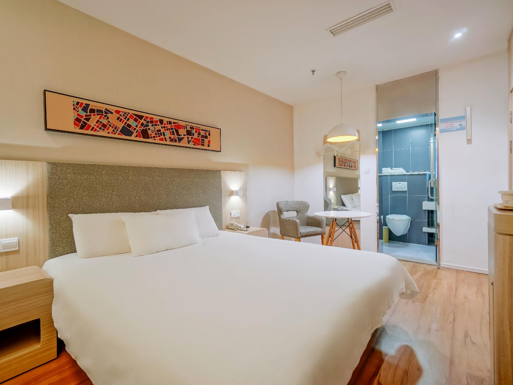 Huazhu - Superior BedRoom