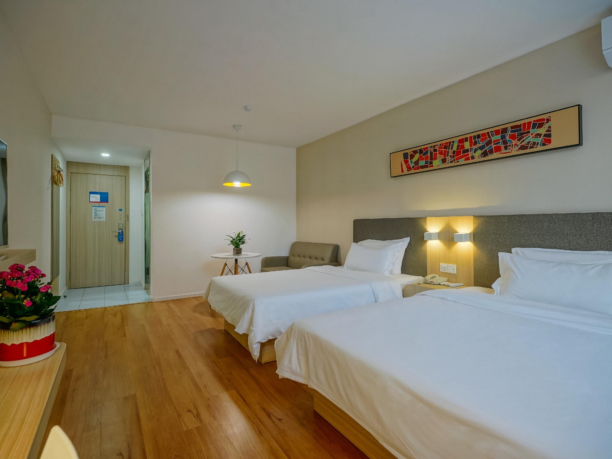 Huazhu - Family Room