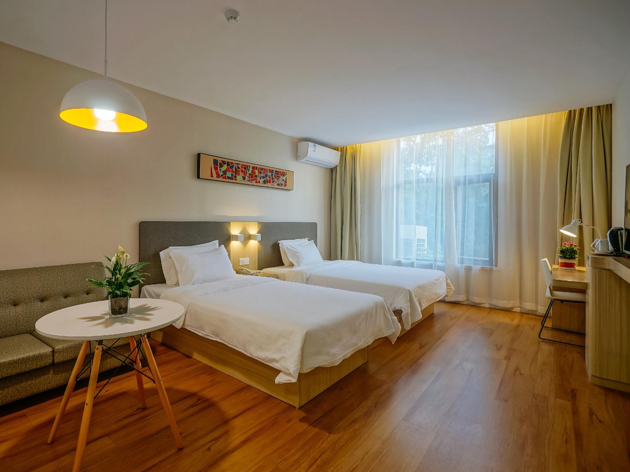 Huazhu - Family Room