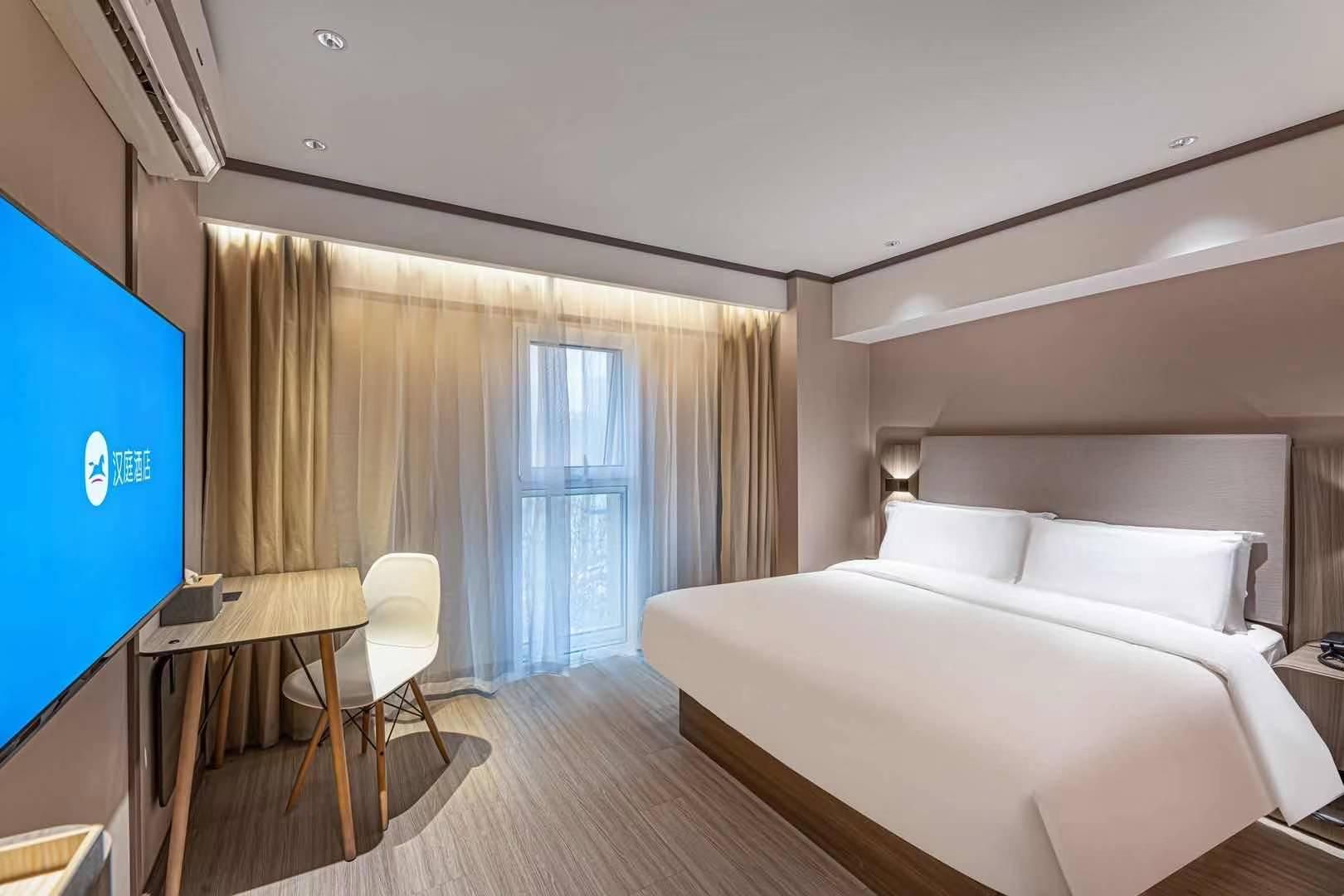 Business Queen Bed Room