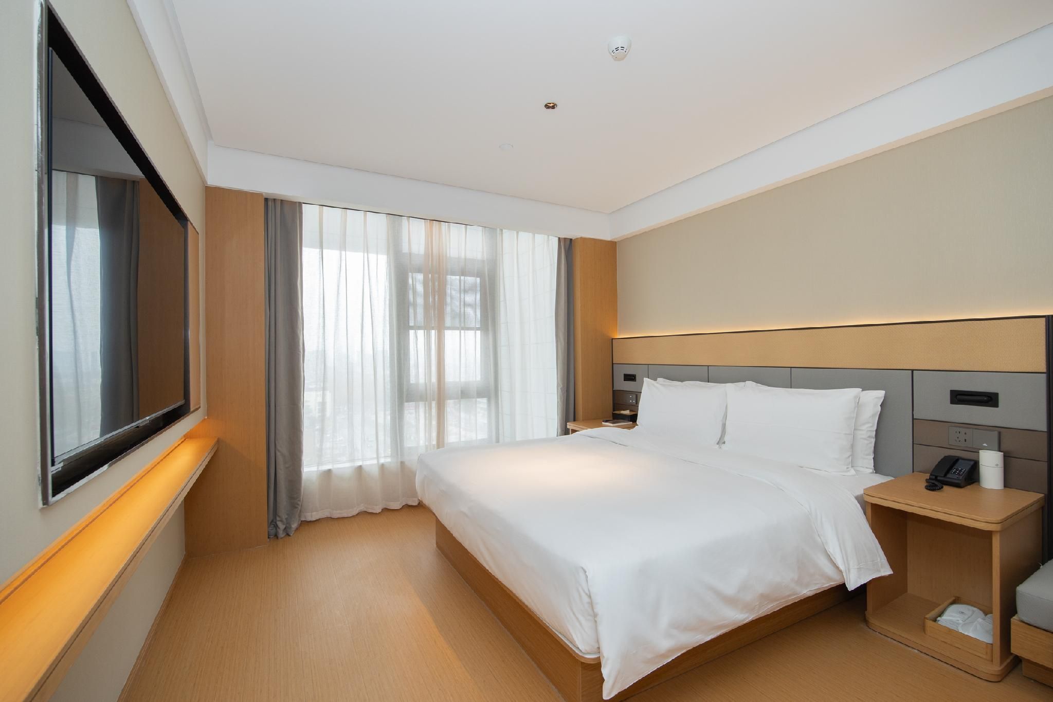 Huazhu - Superior BedRoom