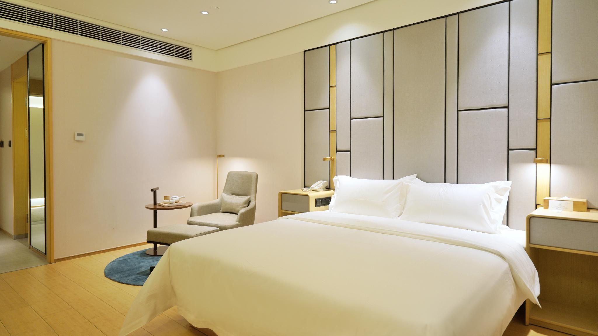 Huazhu - Room With Bed