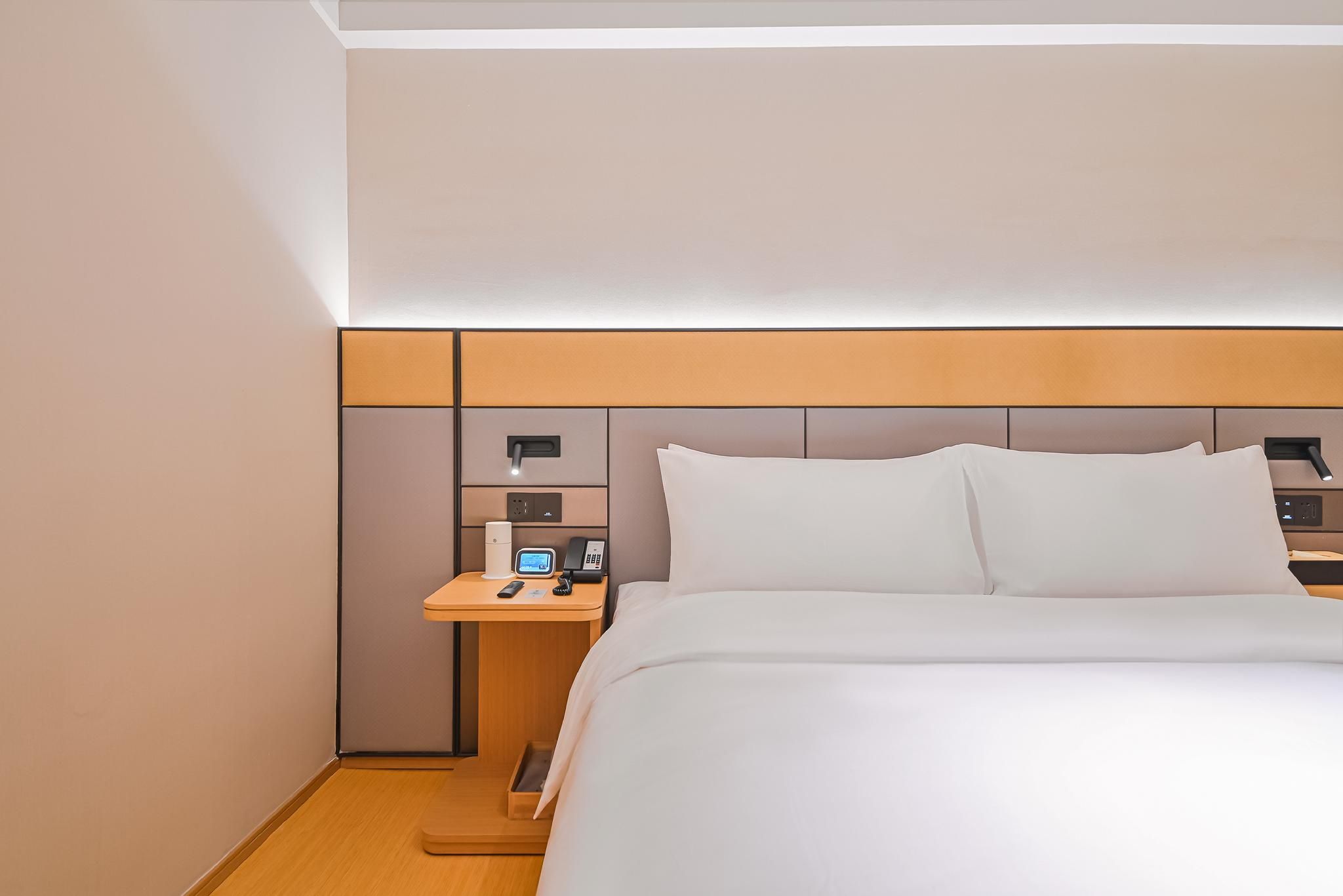 Business Queen Bed Room