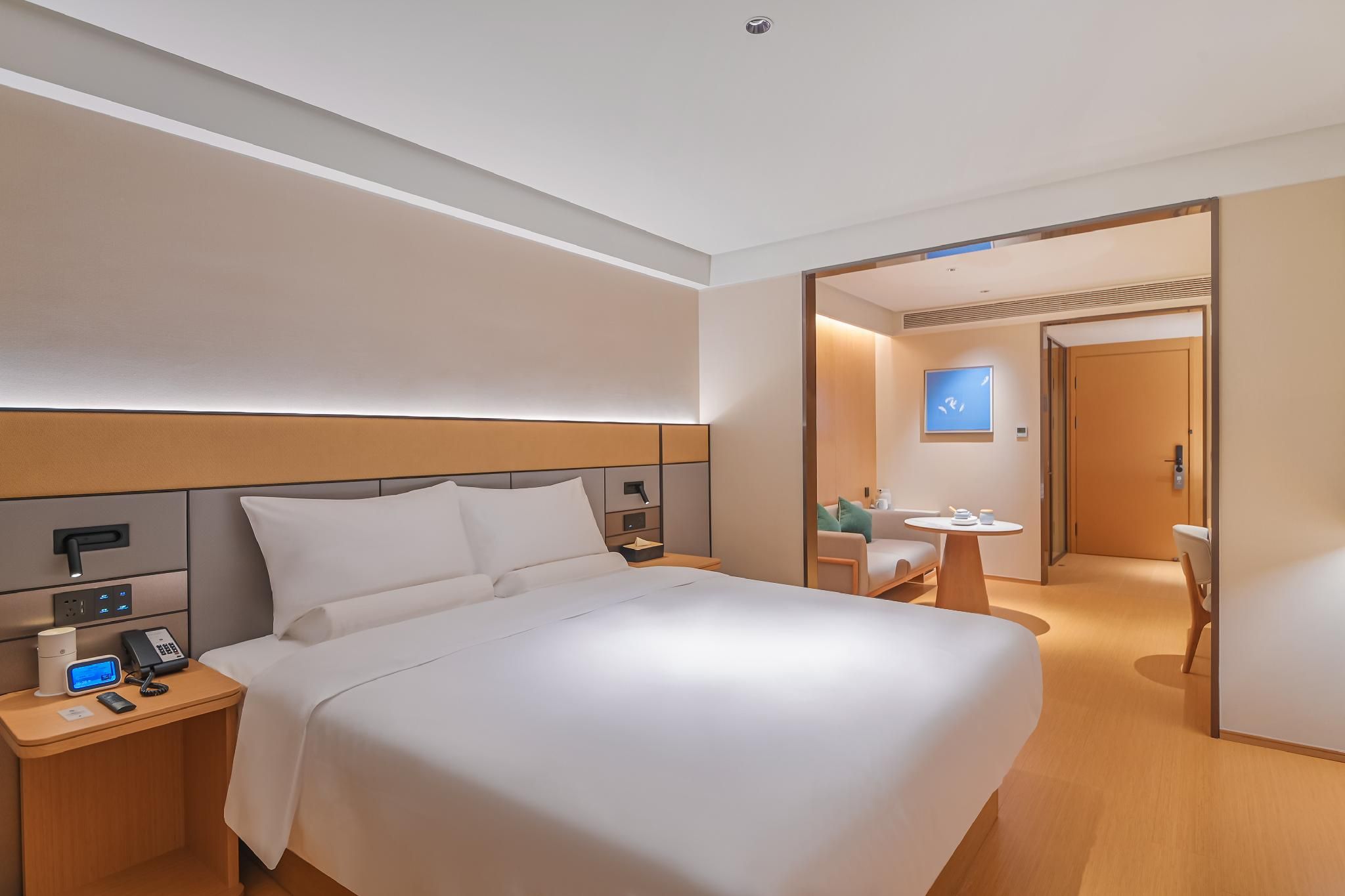 Huazhu - Deluxe Bed Room