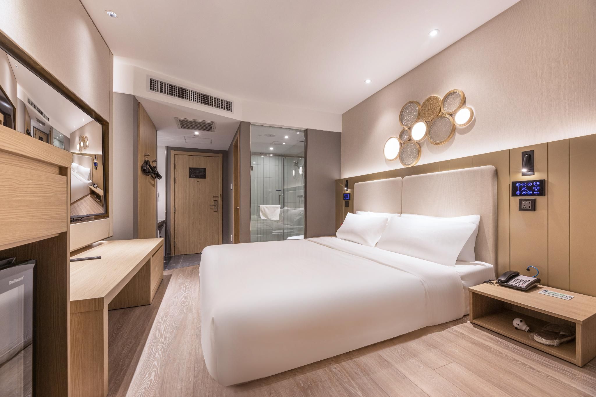 Huazhu - Deluxe Bed Room