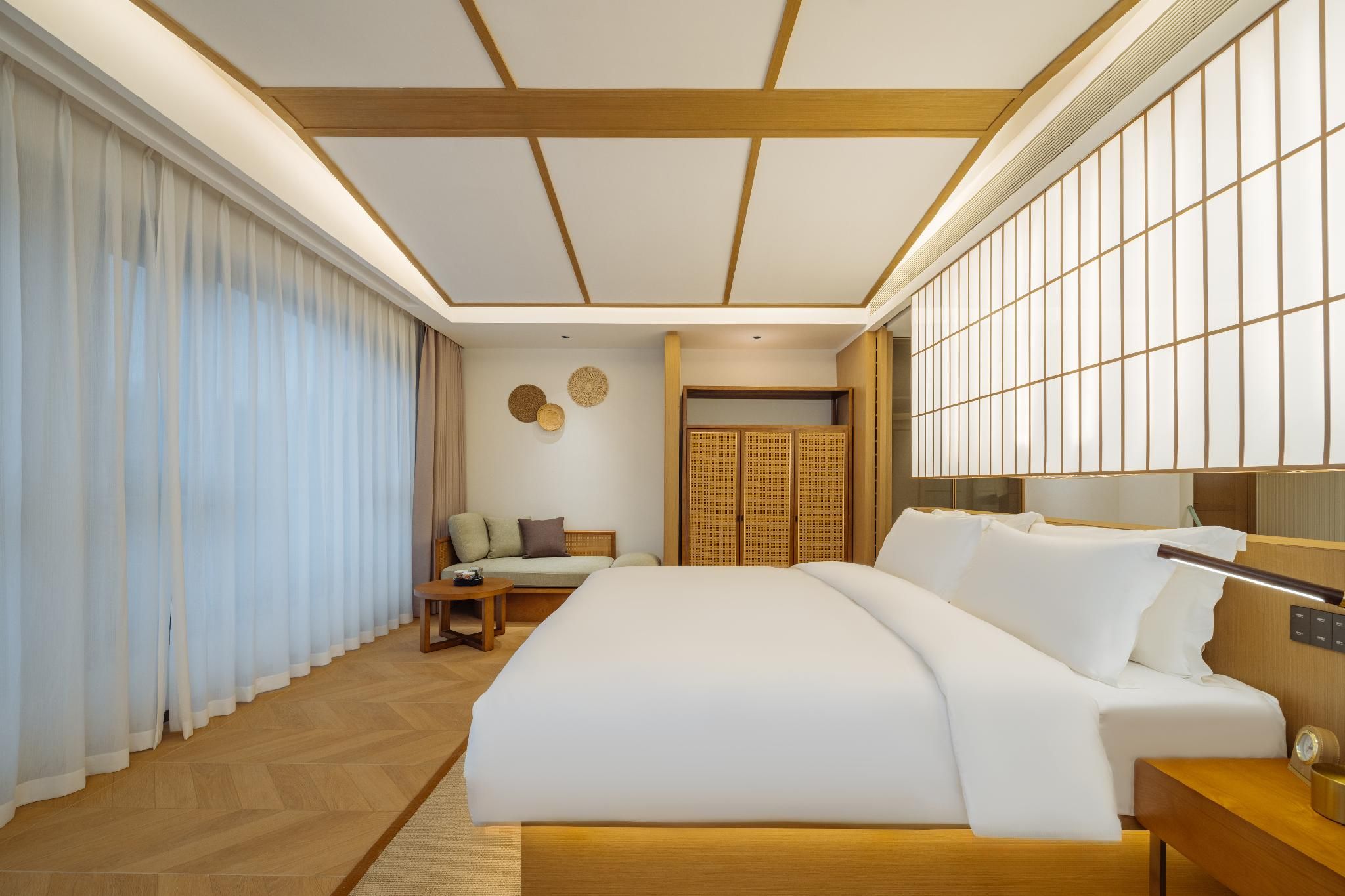 WH - Deluxe Bed Room