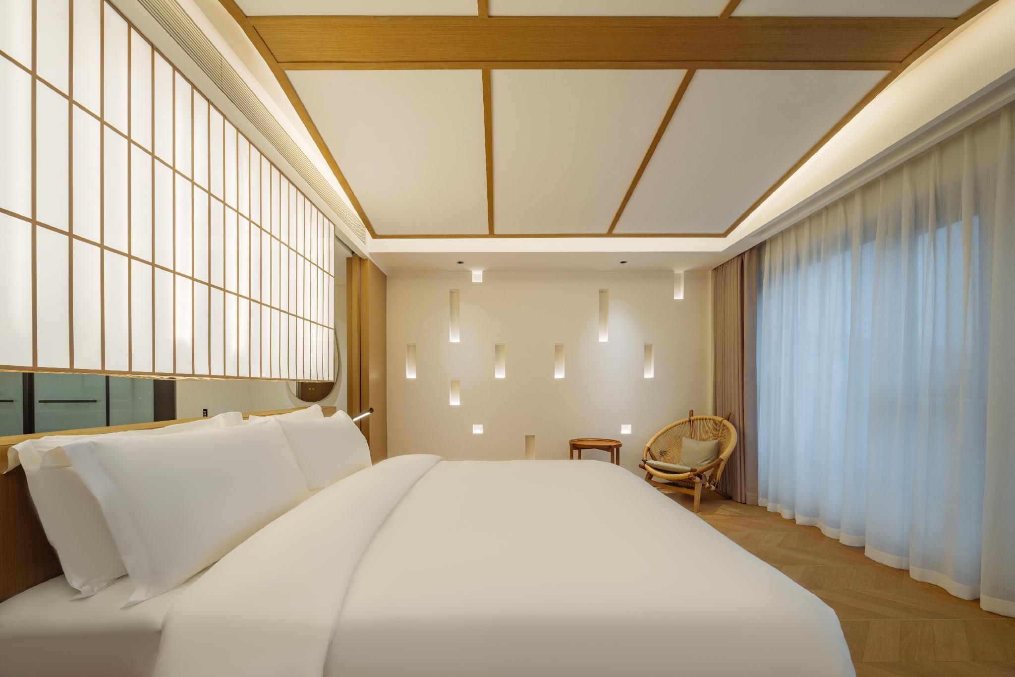 WH - Deluxe Bed Room