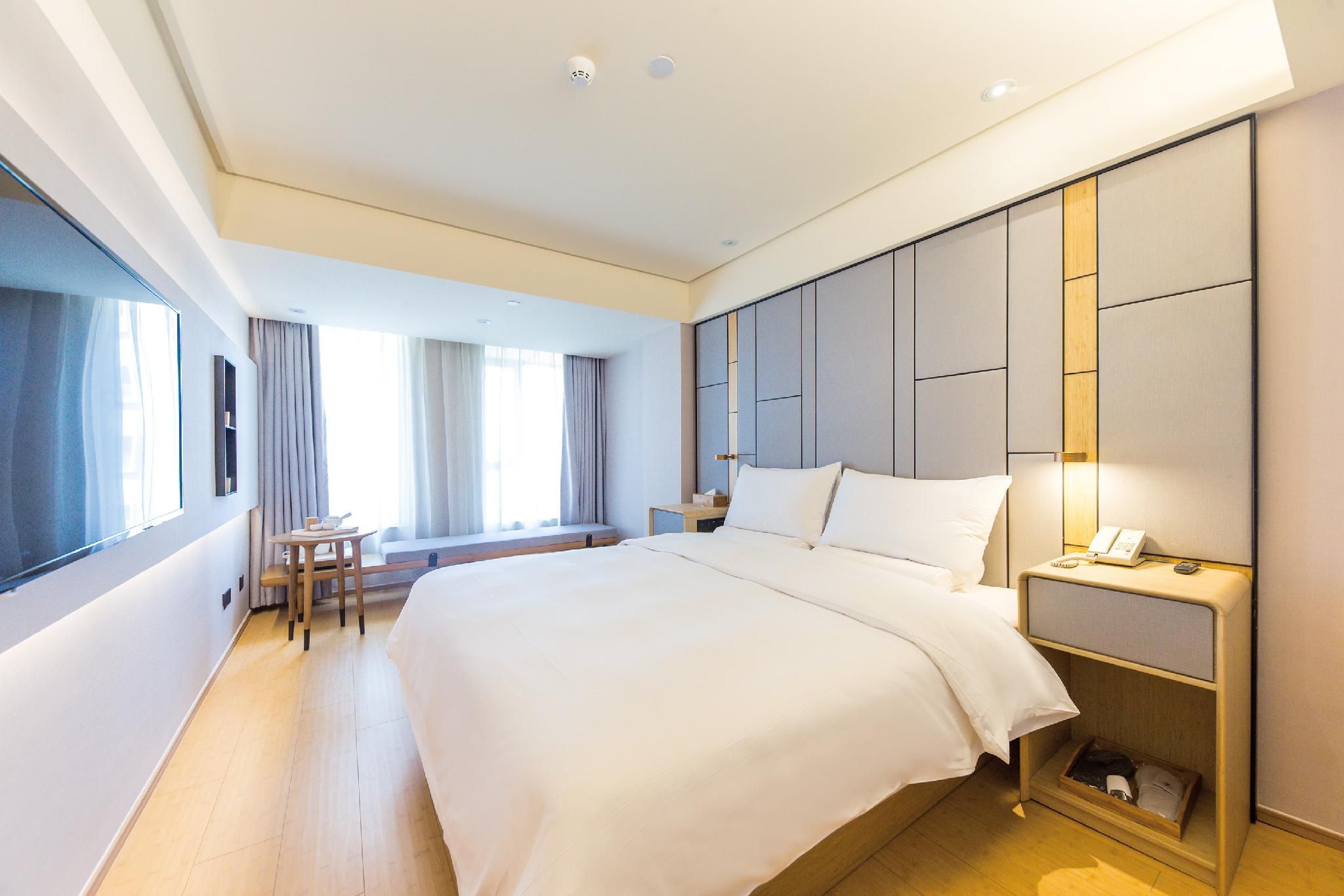 Business Queen Bed Room
