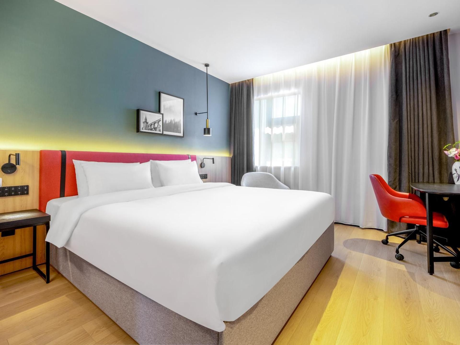 WH - Deluxe Bed Room