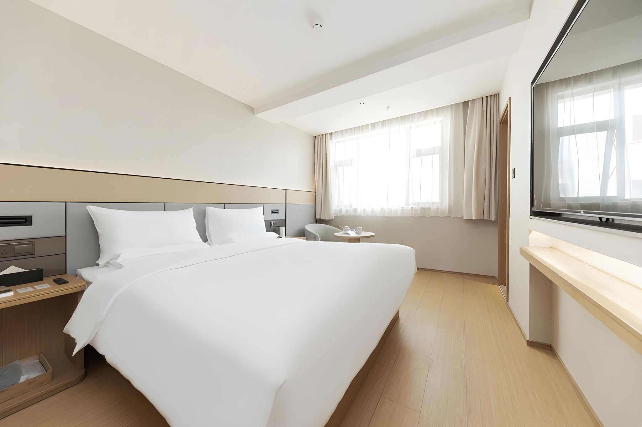 Business Queen Bed Room