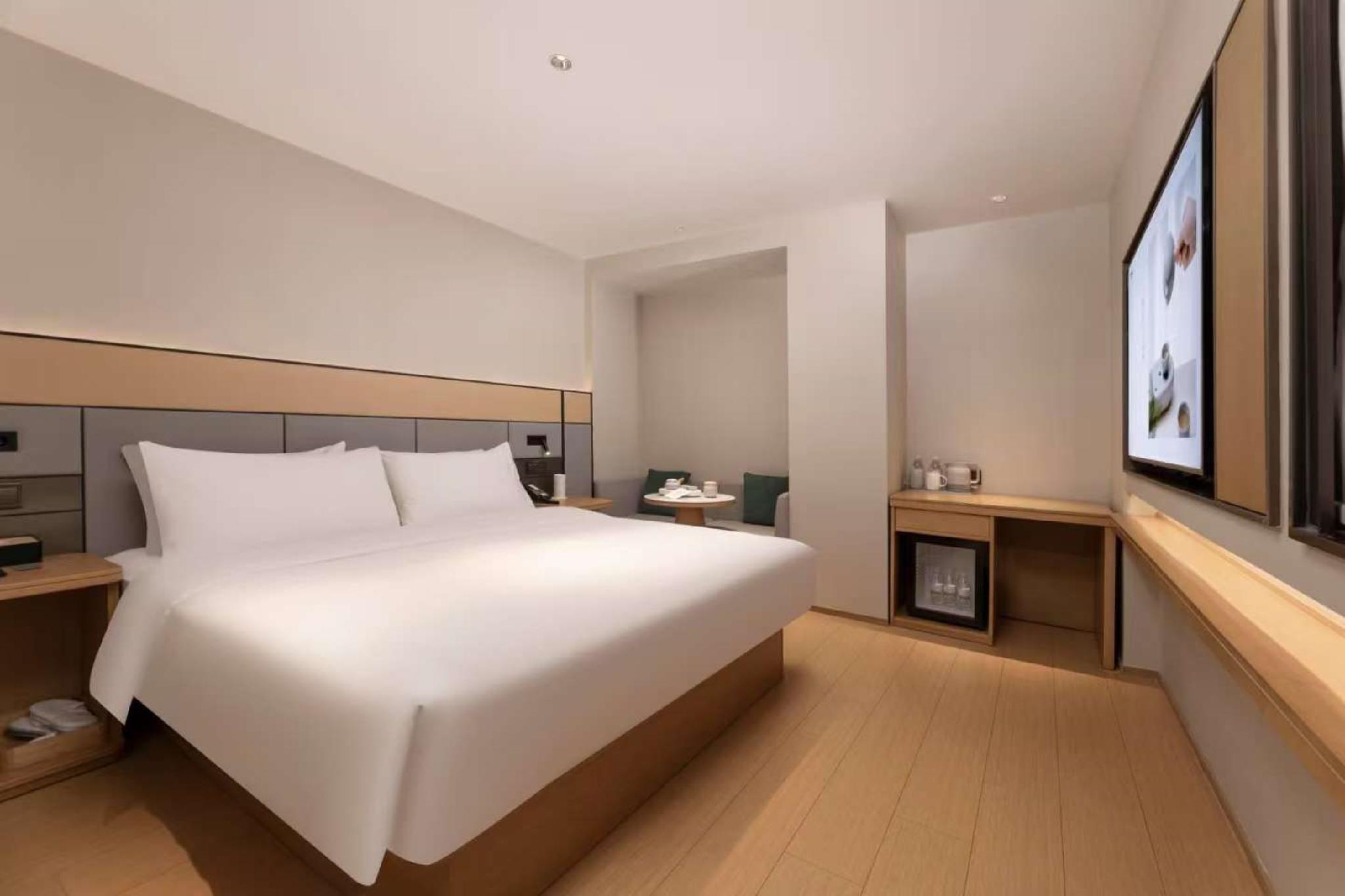 Queen Room A