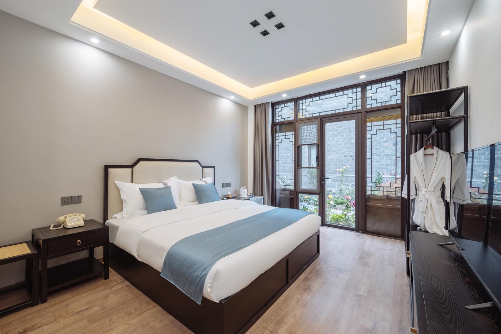 Comfort Queen Room