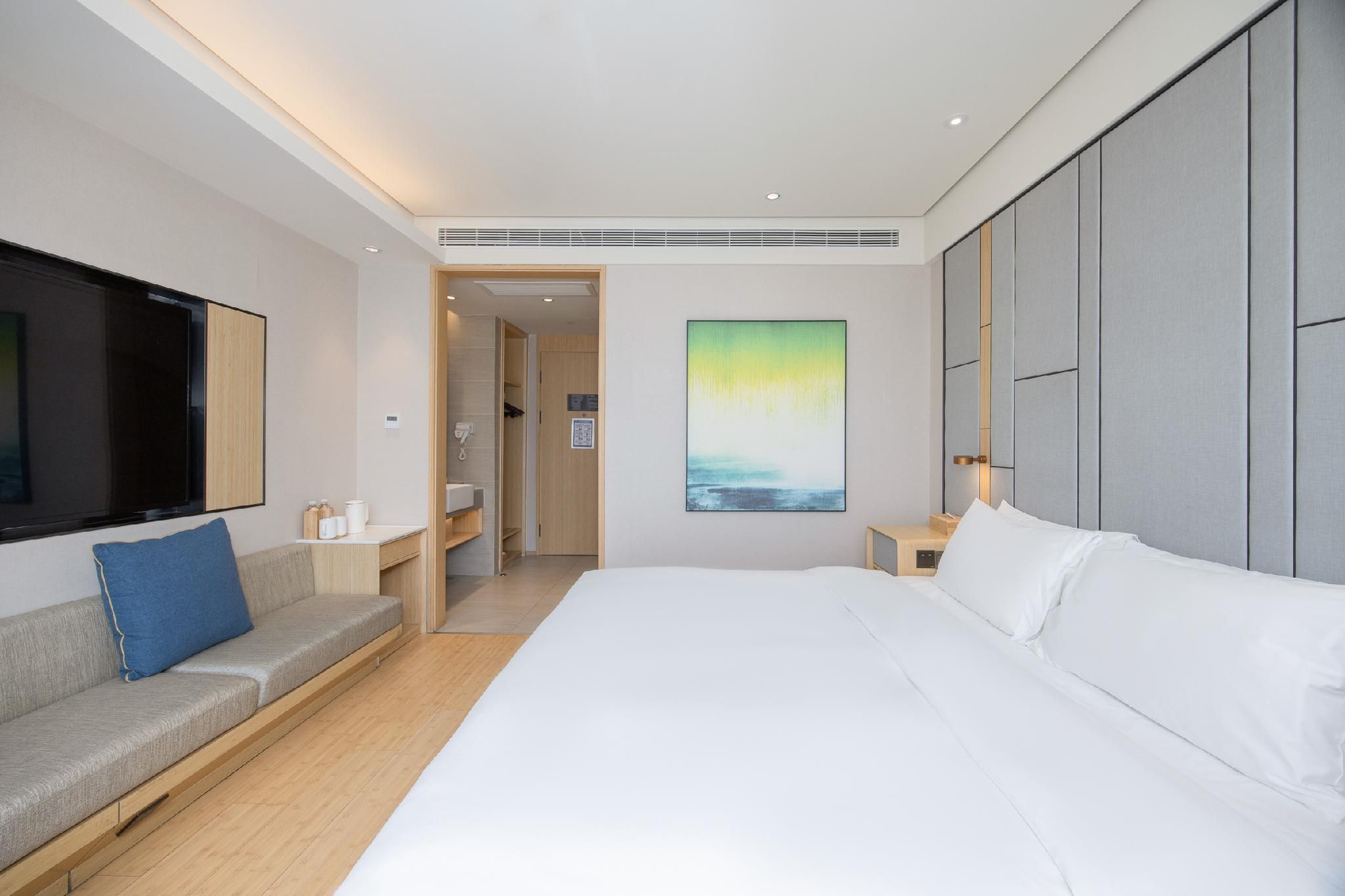 Huazhu - Deluxe Bed Room