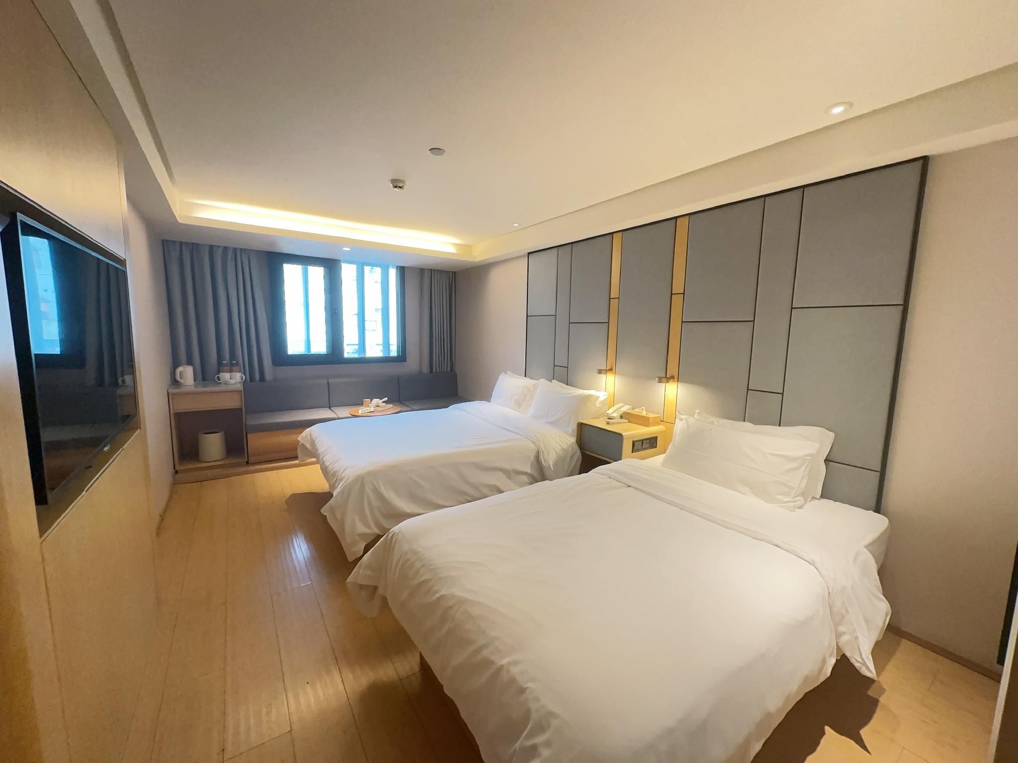 Deluxe Family Room, Guest room