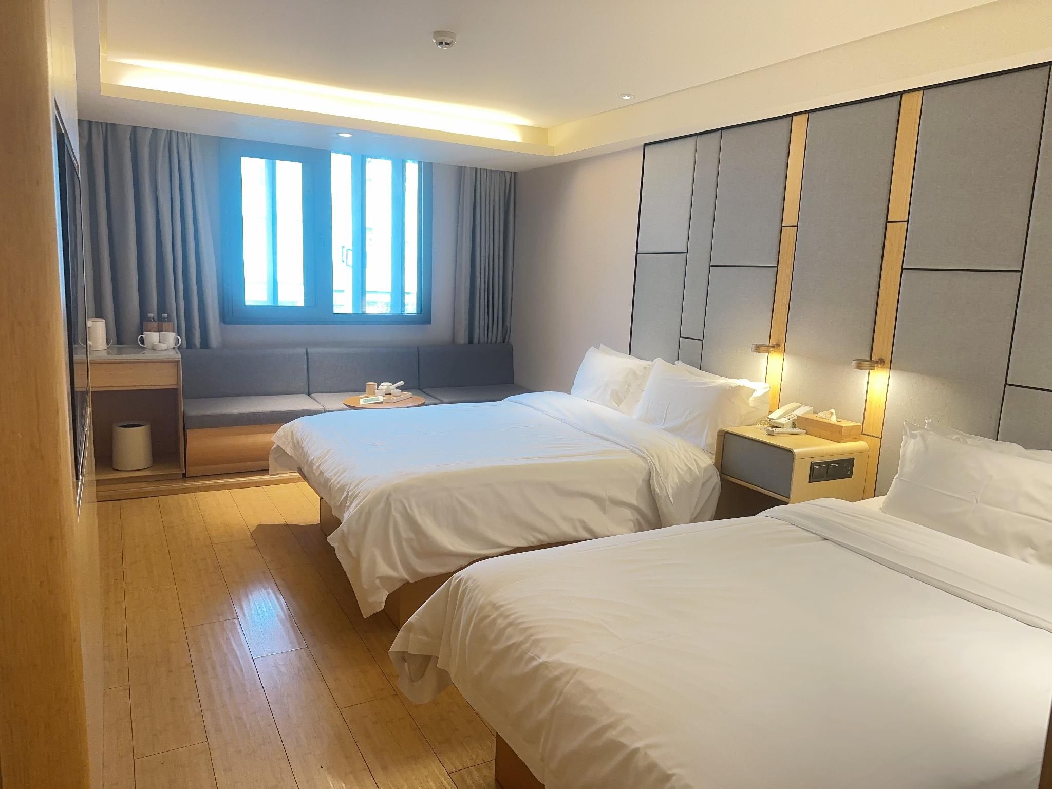 Deluxe Family Room, Guest room