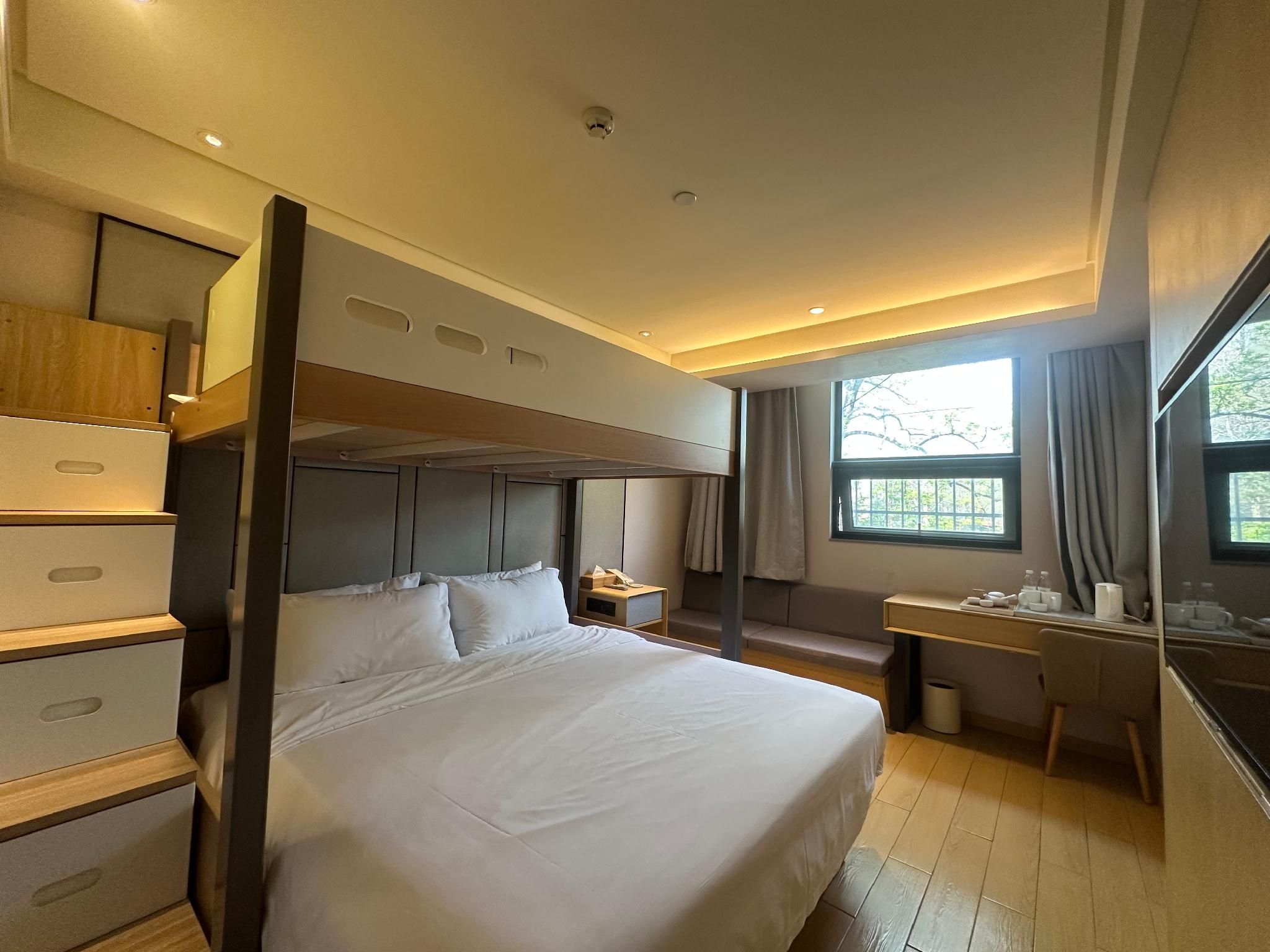 Huazhu - Themed Styled Room