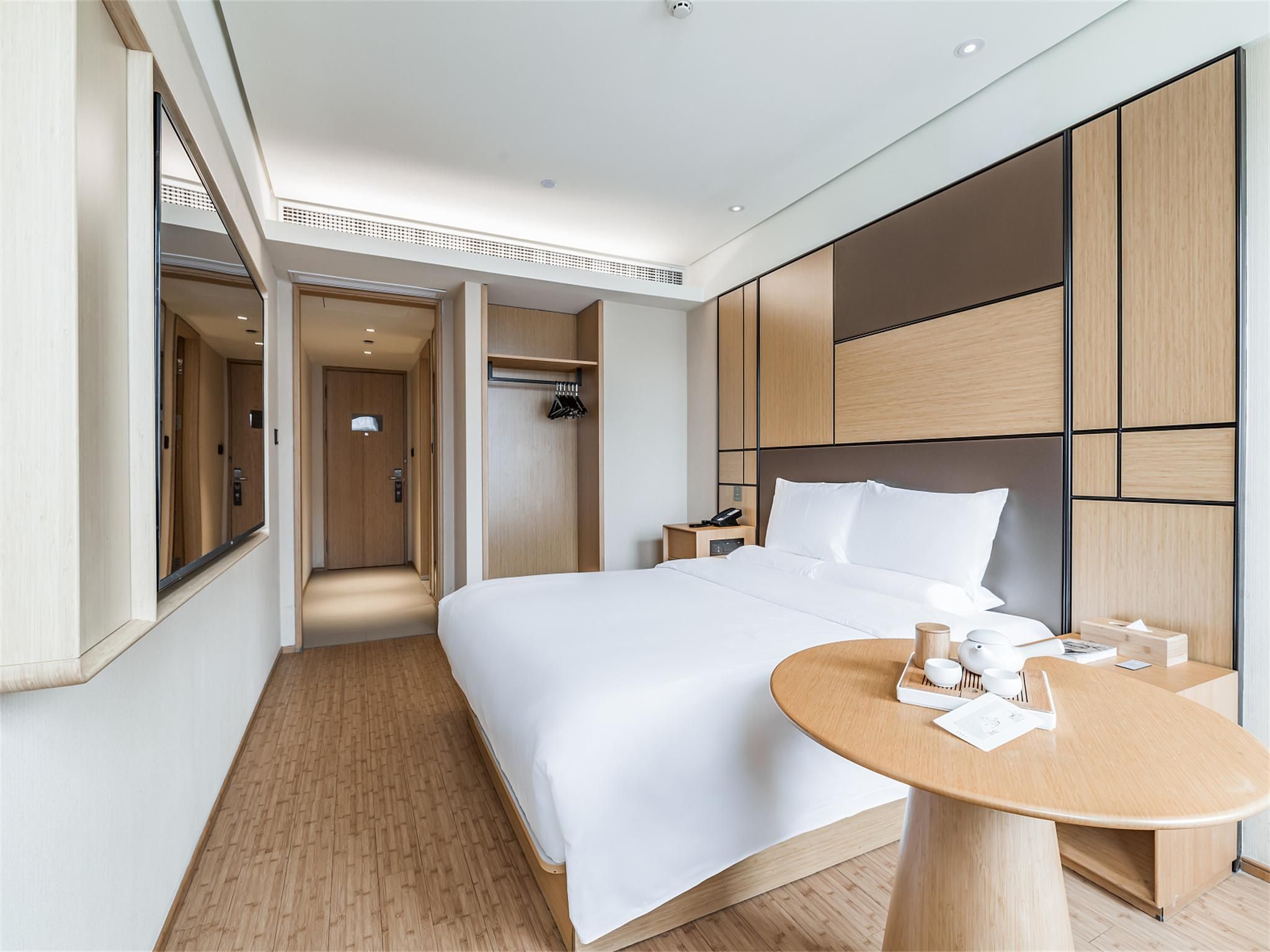 Huazhu - Deluxe Bed Room