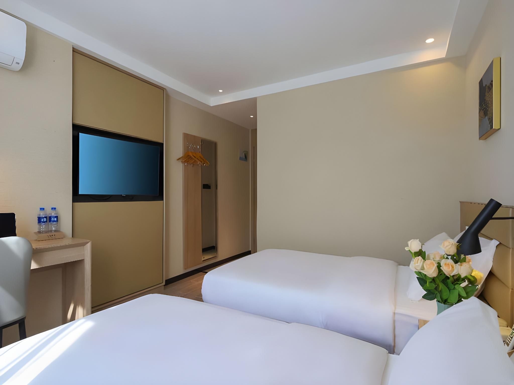 2 Bed Twin Superior Room