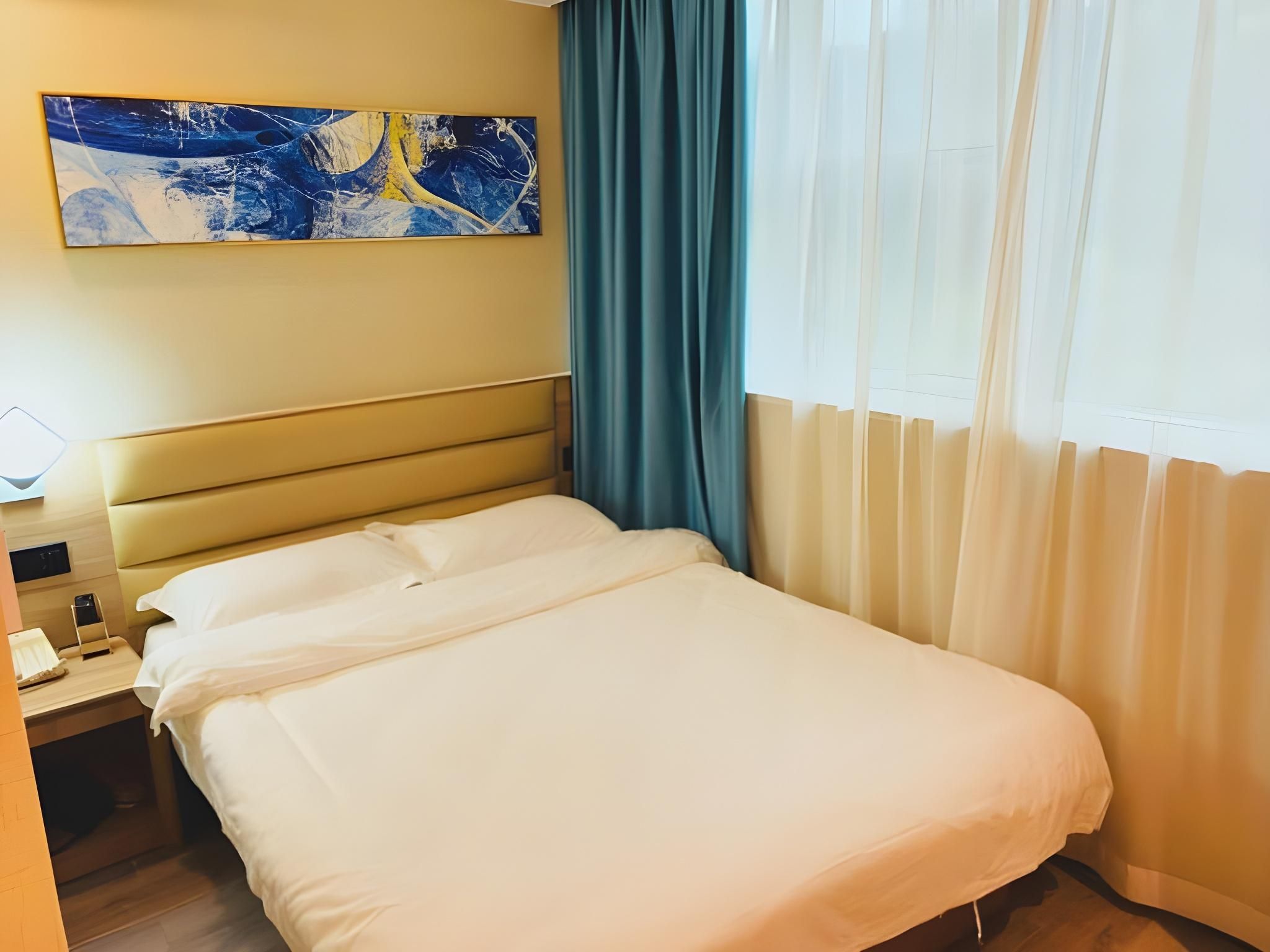 GTI - Delicate 1 Bed Room, 1.5M Bed